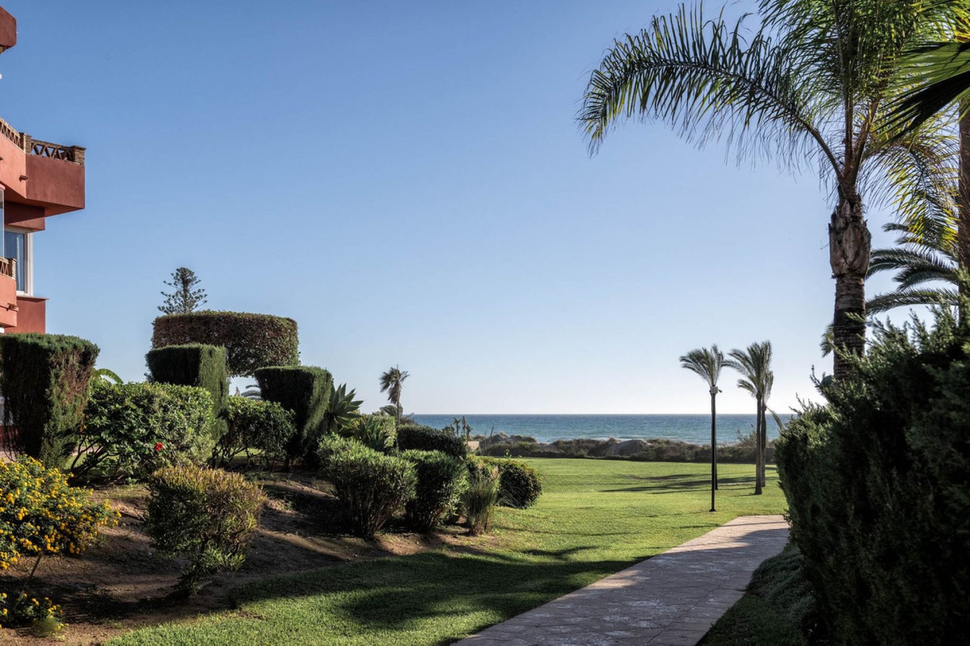 Resale - Apartment - Ground Floor Apartment - Marbella - Elviria