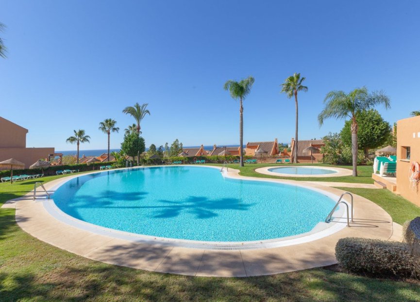 Resale - Apartment - Ground Floor Apartment - Marbella - Elviria