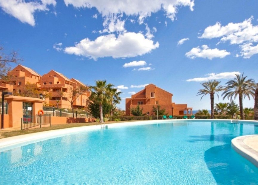 Resale - Apartment - Ground Floor Apartment - Marbella - Elviria