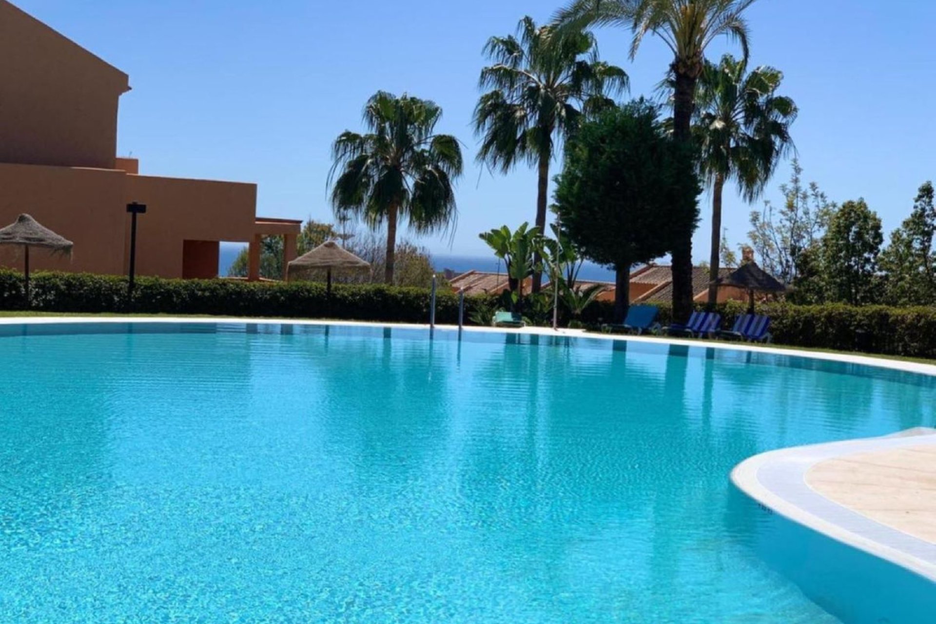 Resale - Apartment - Ground Floor Apartment - Marbella - Elviria