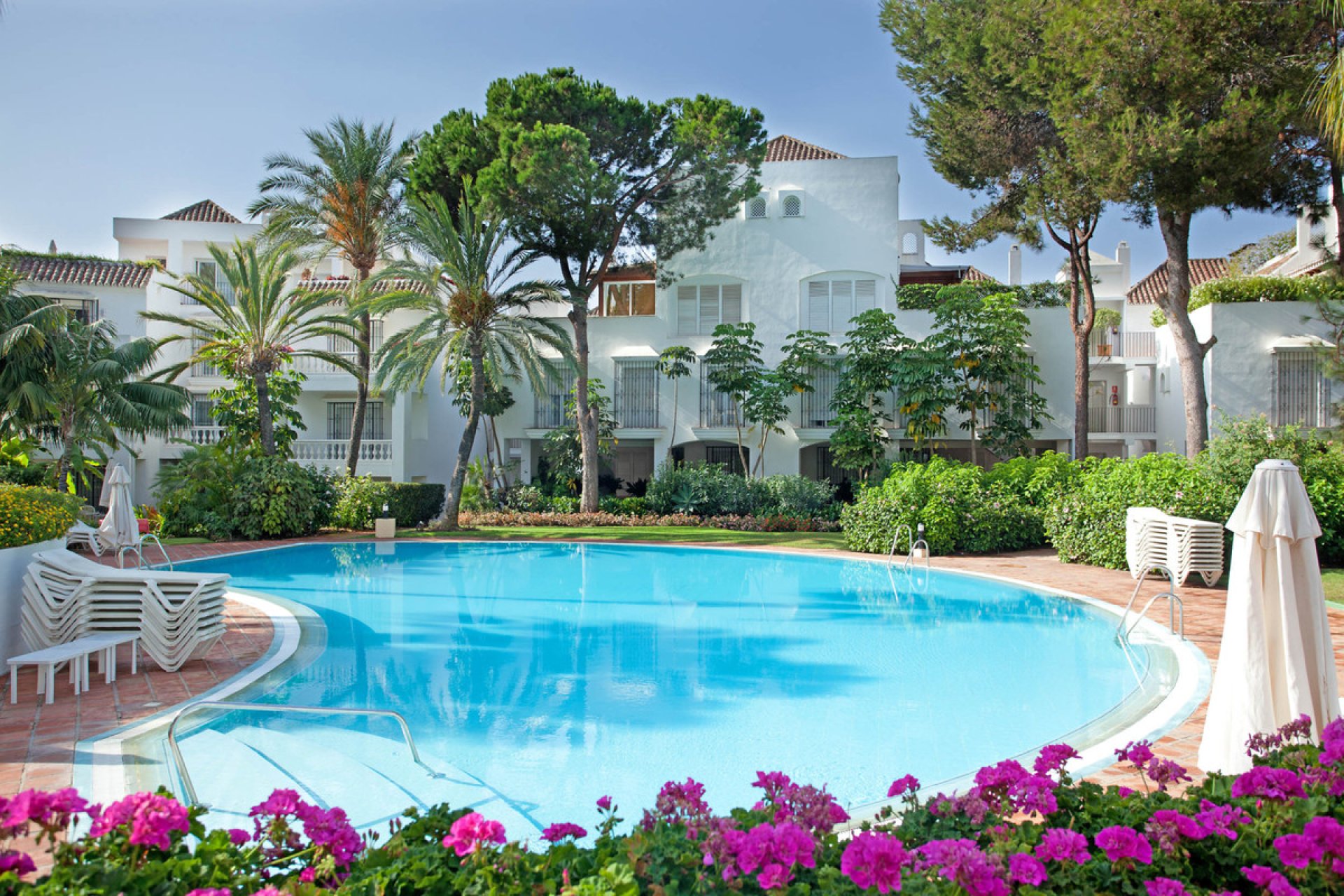 Resale - Apartment - Ground Floor Apartment - Marbella - Elviria