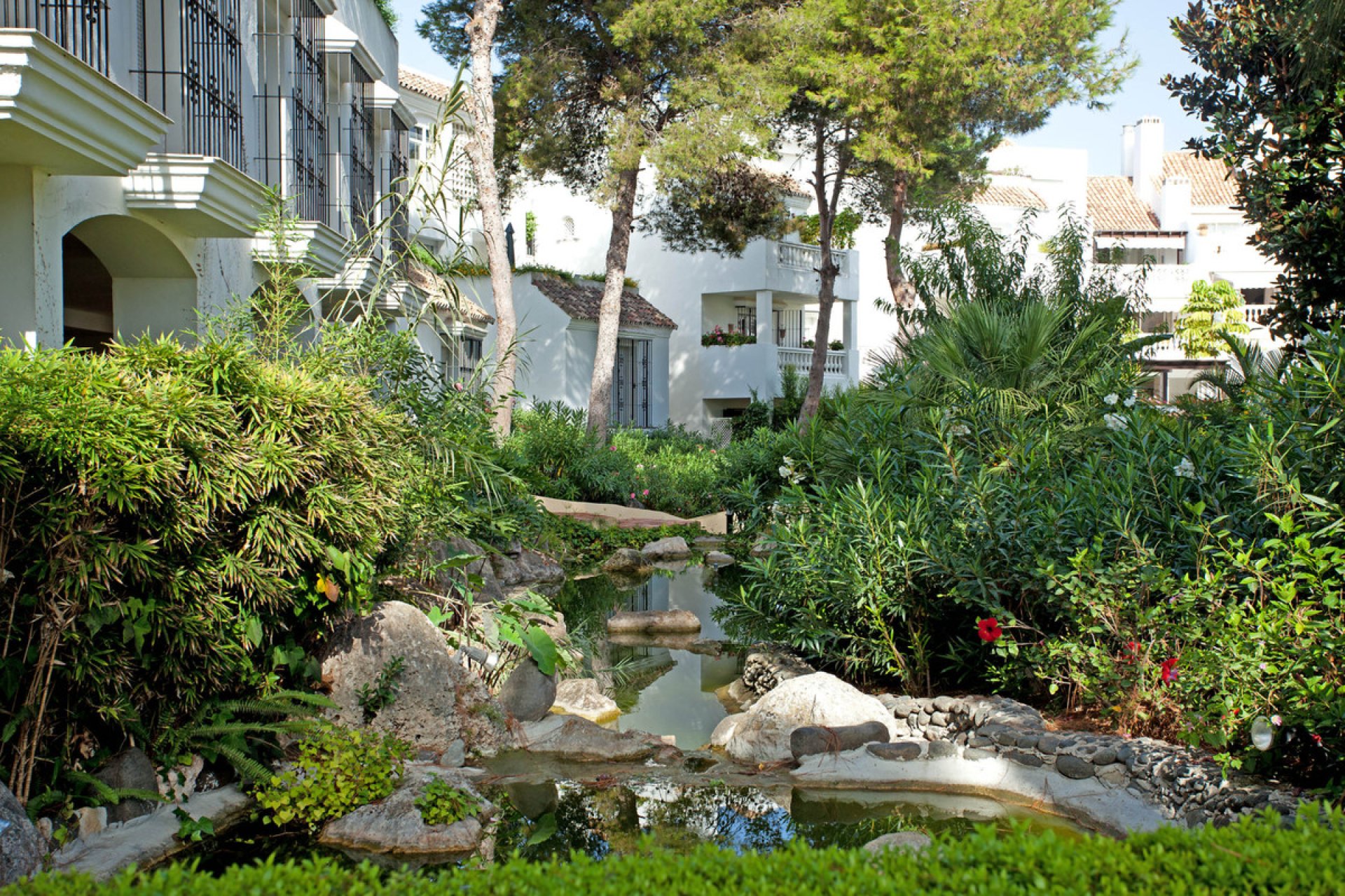 Resale - Apartment - Ground Floor Apartment - Marbella - Elviria