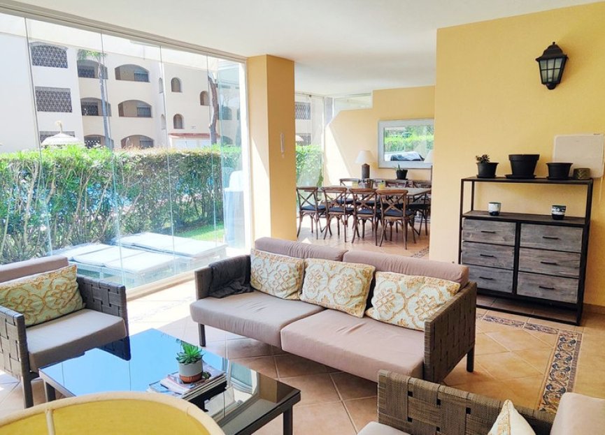 Resale - Apartment - Ground Floor Apartment - Marbella - Elviria