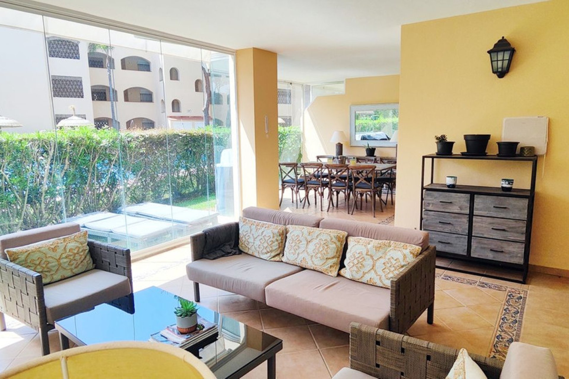 Resale - Apartment - Ground Floor Apartment - Marbella - Elviria