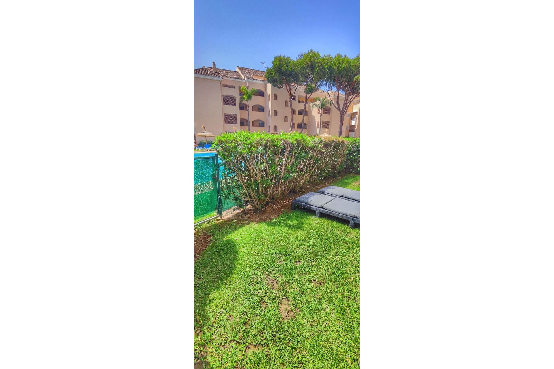 Resale - Apartment - Ground Floor Apartment - Marbella - Elviria