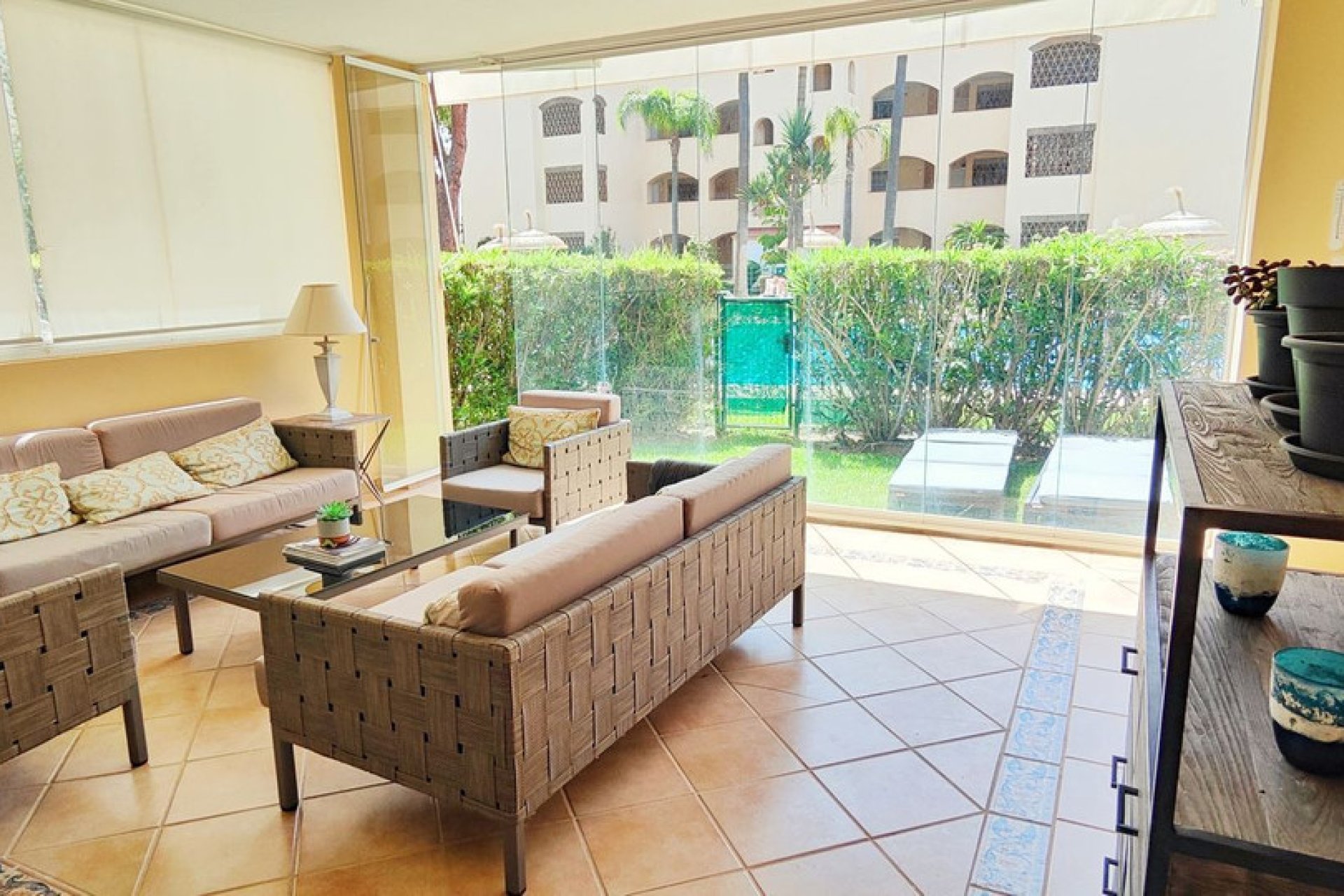 Resale - Apartment - Ground Floor Apartment - Marbella - Elviria