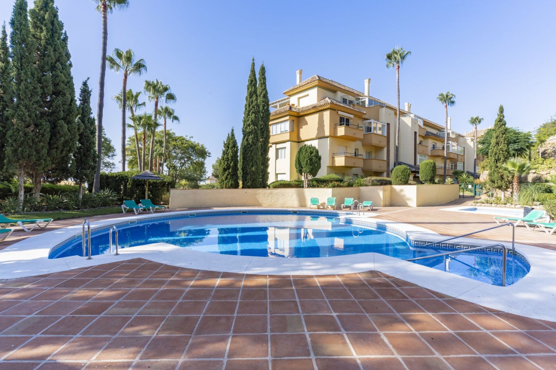 Resale - Apartment - Ground Floor Apartment - Marbella - Elviria