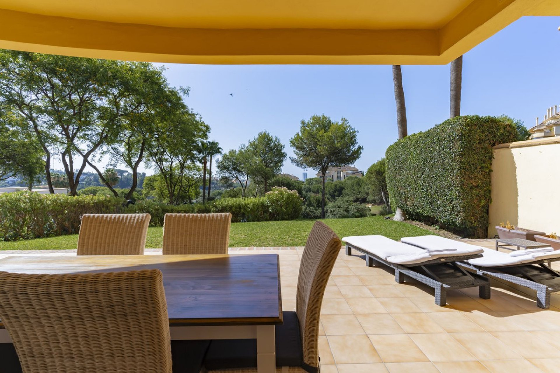 Resale - Apartment - Ground Floor Apartment - Marbella - Elviria