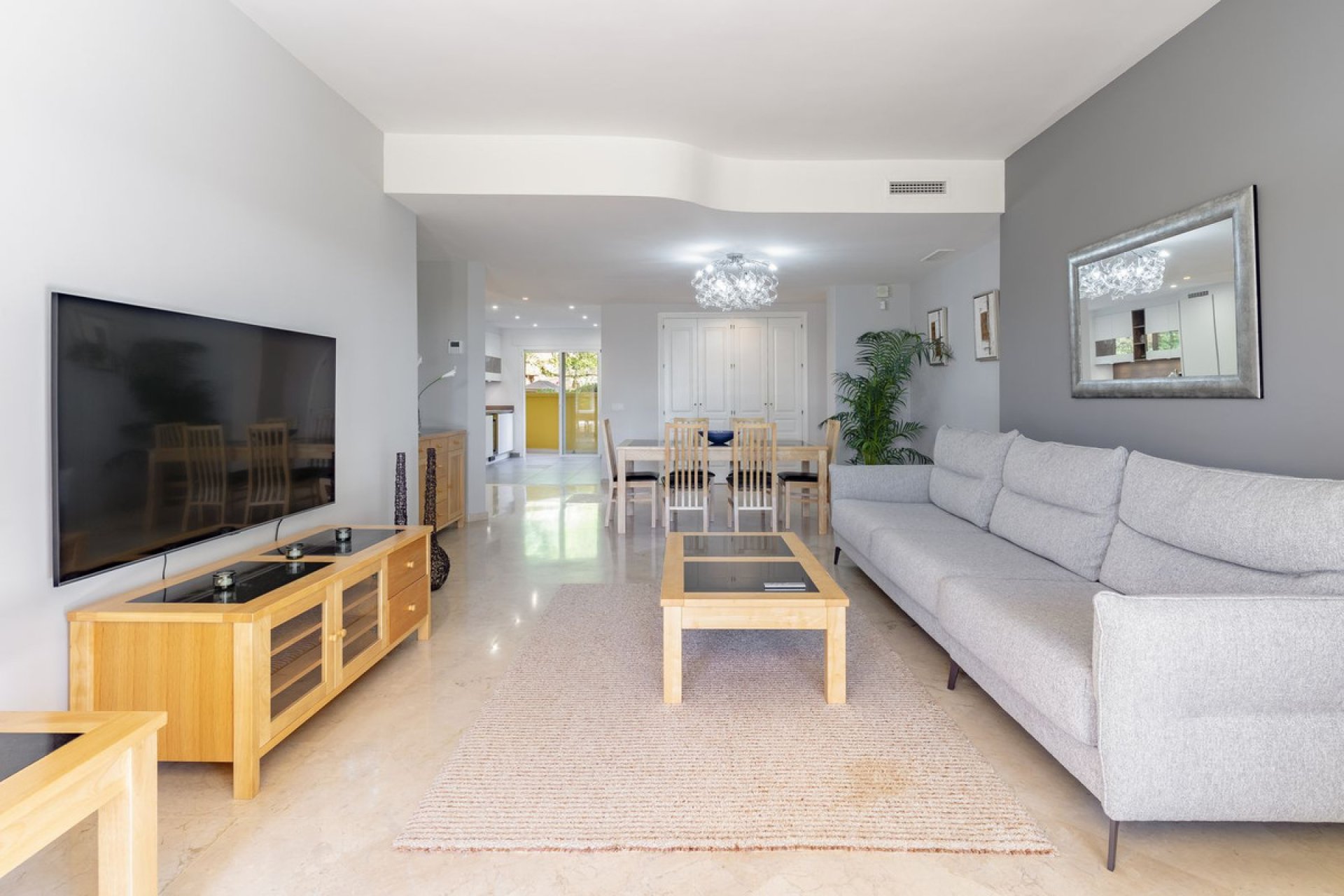 Resale - Apartment - Ground Floor Apartment - Marbella - Elviria