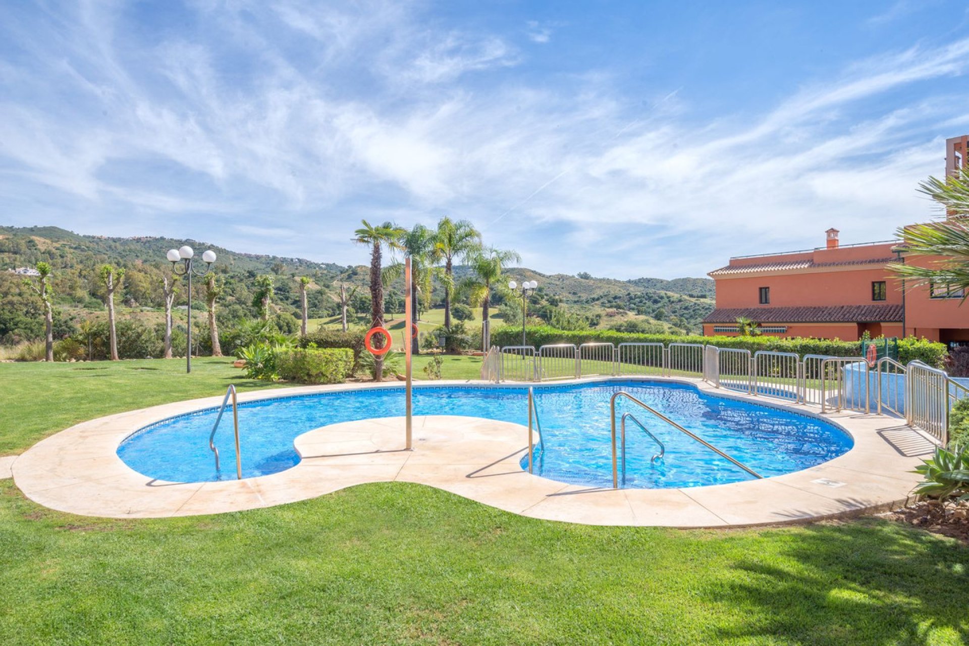 Resale - Apartment - Ground Floor Apartment - Marbella - Elviria