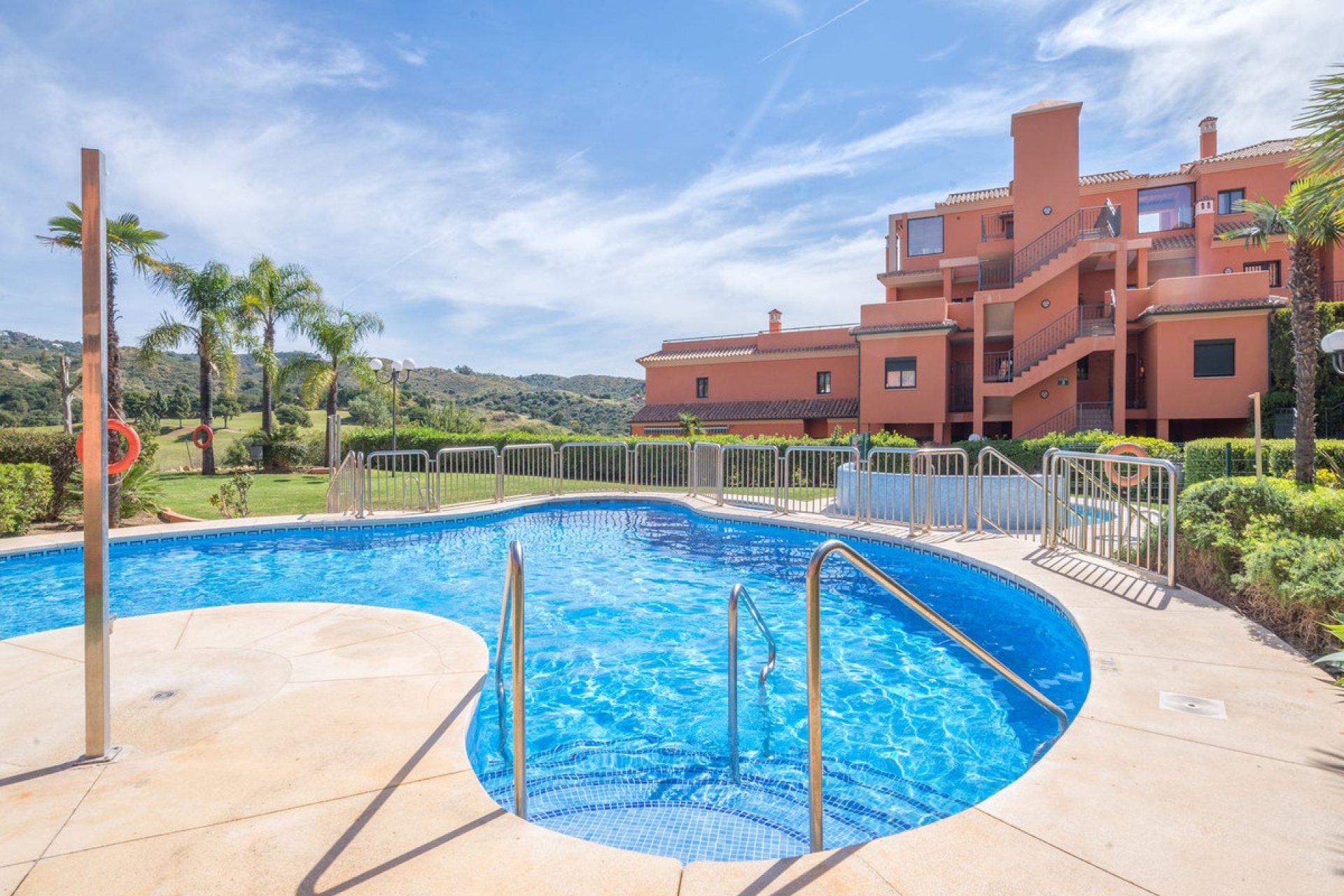 Resale - Apartment - Ground Floor Apartment - Marbella - Elviria