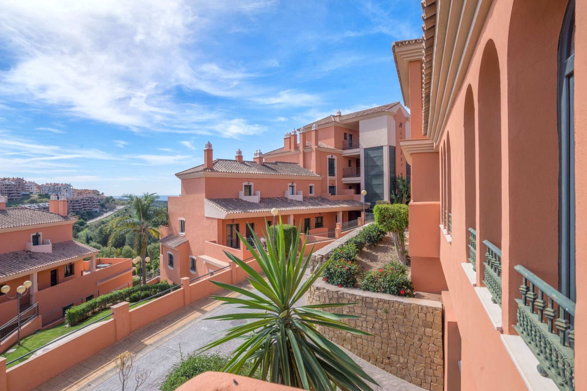 Resale - Apartment - Ground Floor Apartment - Marbella - Elviria