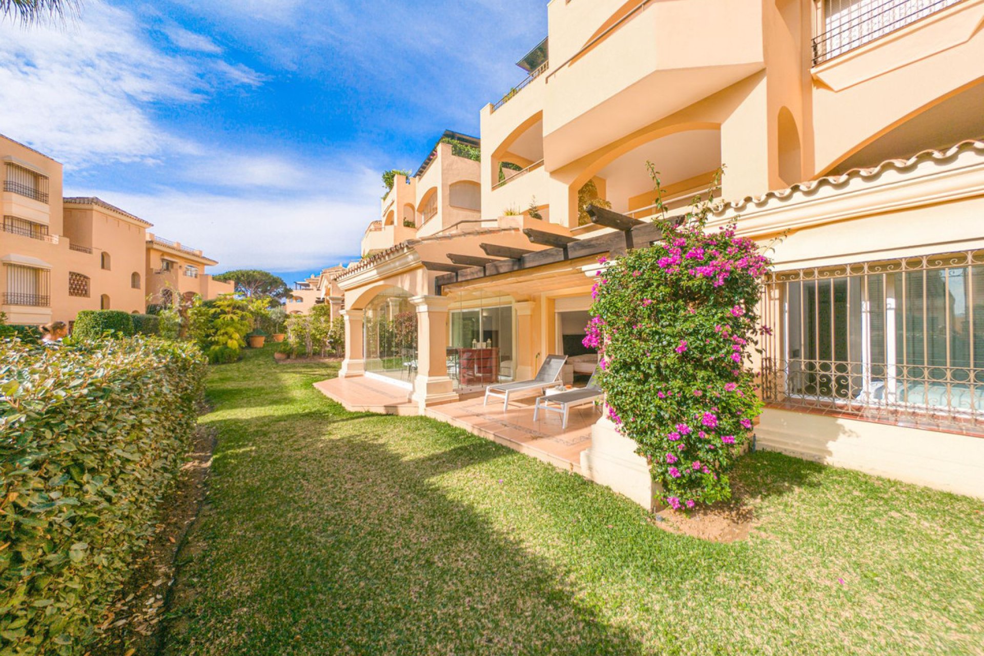 Resale - Apartment - Ground Floor Apartment - Marbella - Elviria