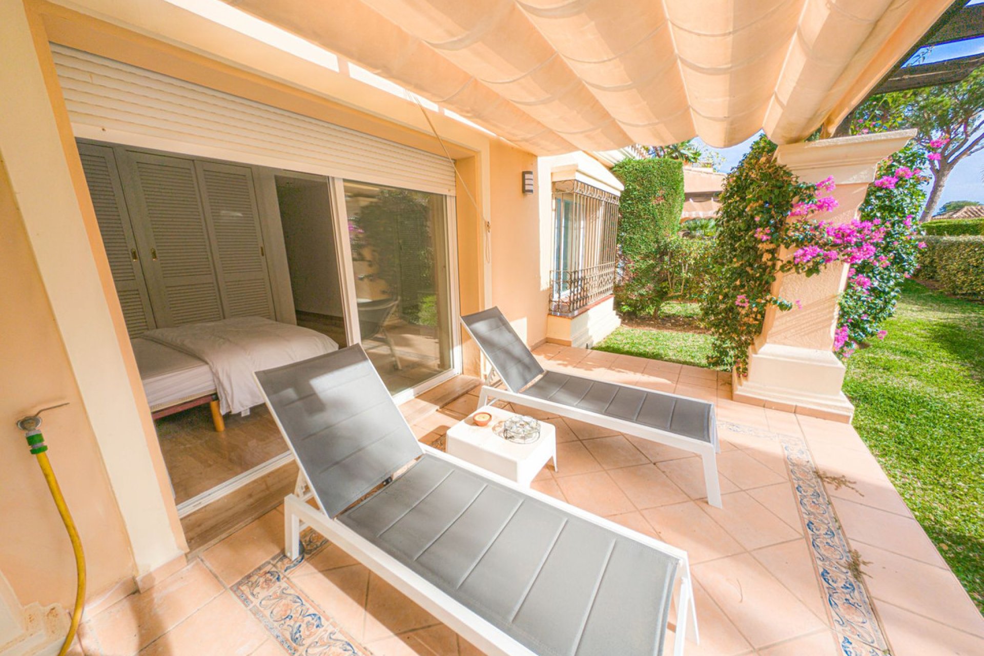 Resale - Apartment - Ground Floor Apartment - Marbella - Elviria