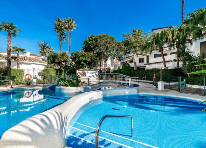 Resale - Apartment - Ground Floor Apartment - Marbella - Elviria