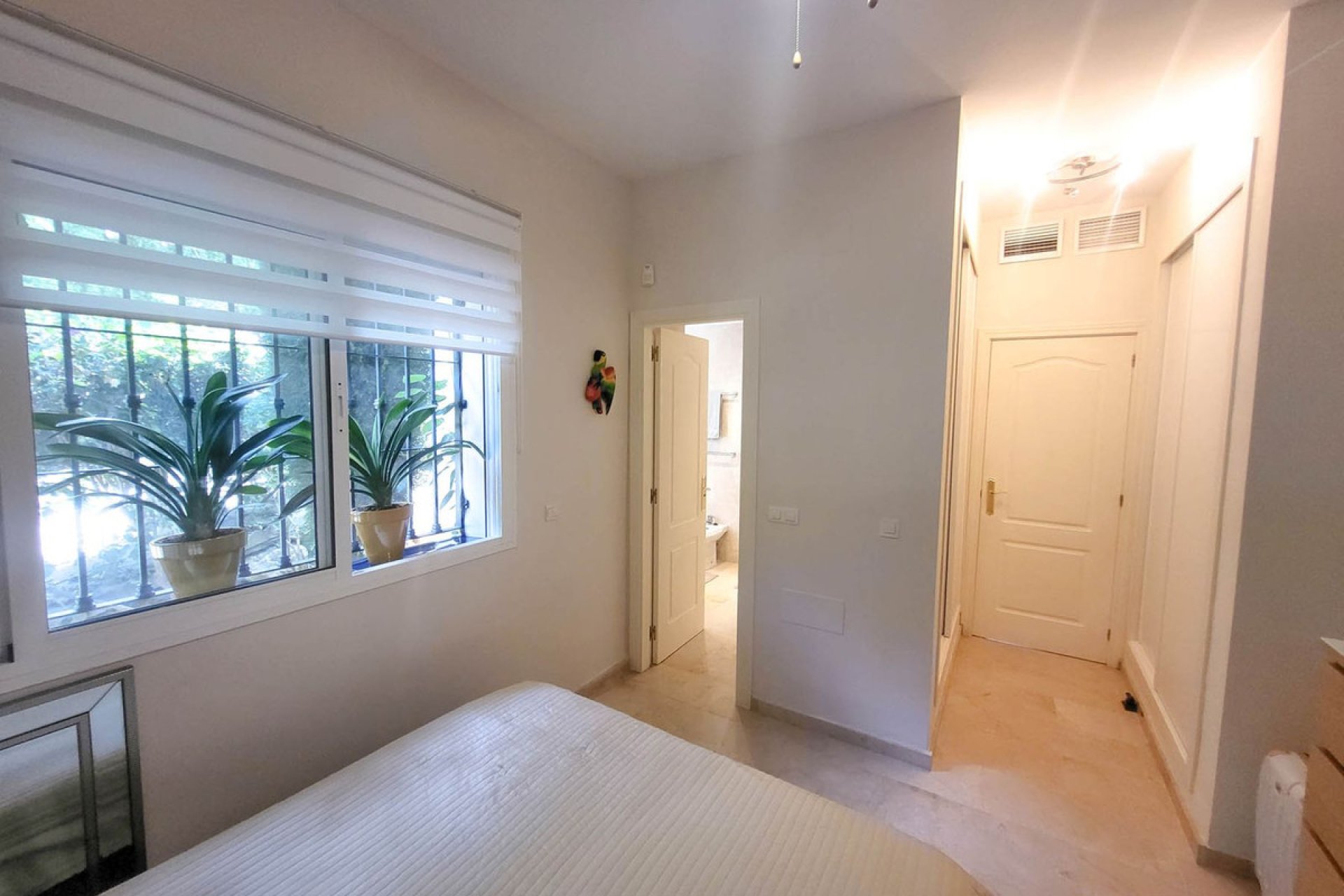 Resale - Apartment - Ground Floor Apartment - Marbella - Elviria