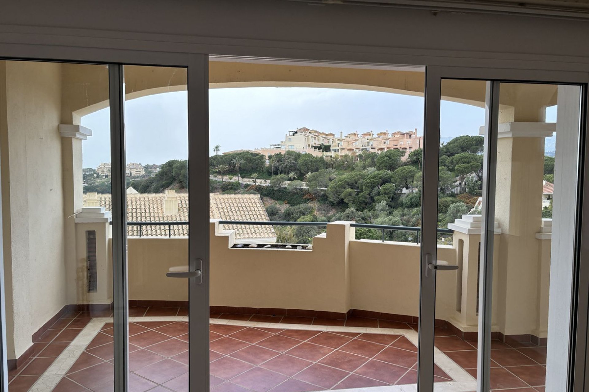 Resale - Apartment - Ground Floor Apartment - Marbella - Elviria