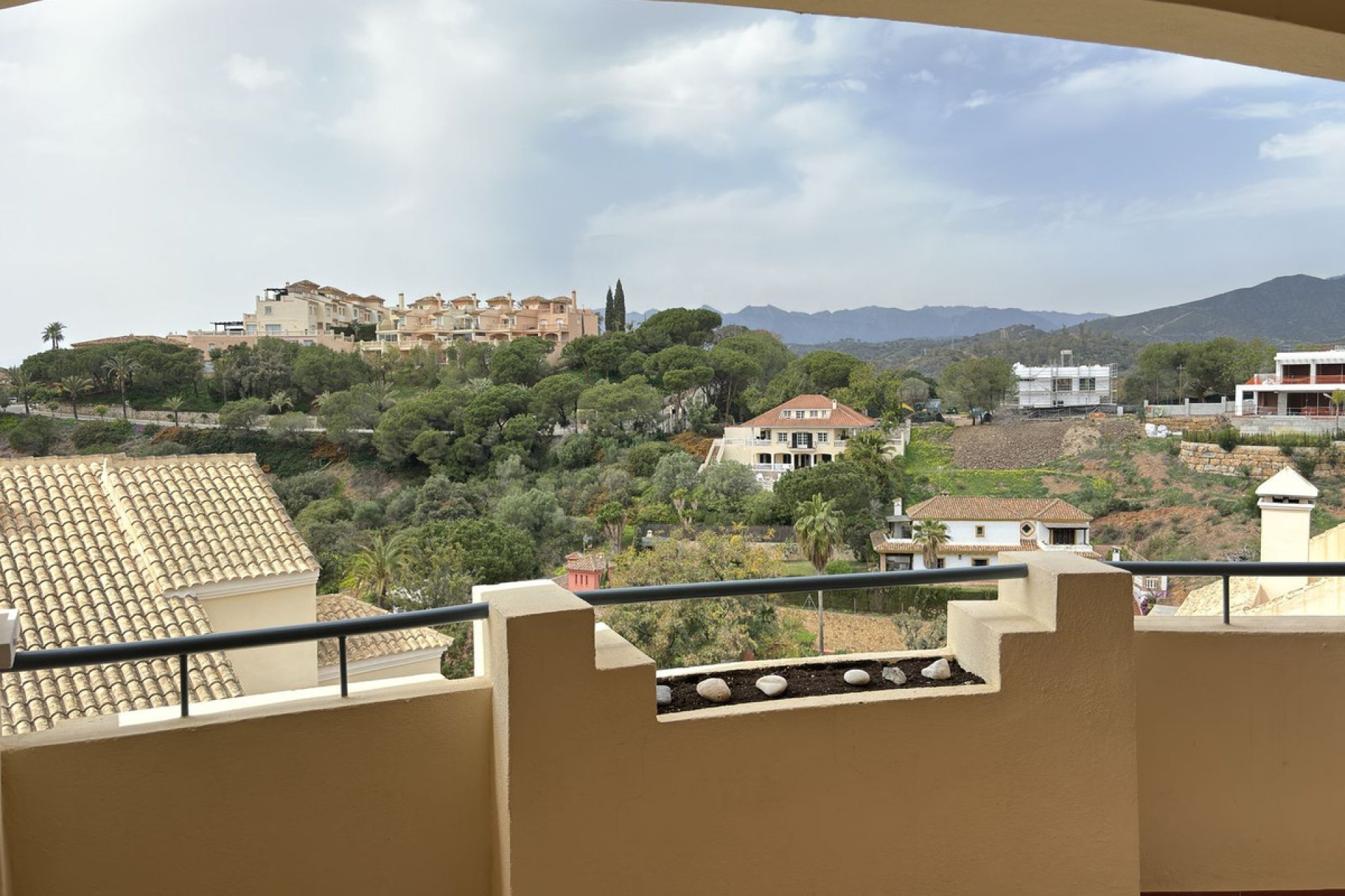 Resale - Apartment - Ground Floor Apartment - Marbella - Elviria