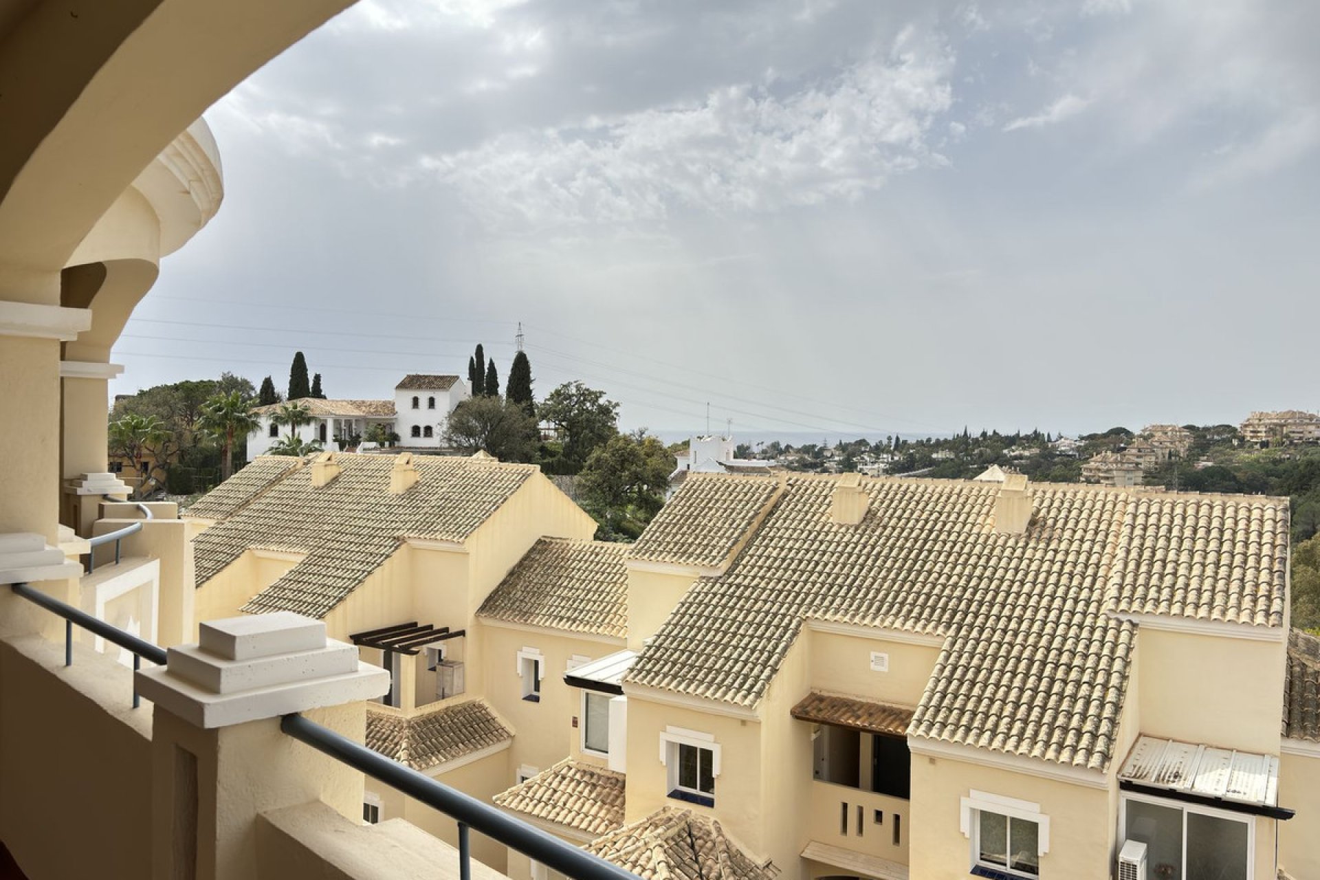 Resale - Apartment - Ground Floor Apartment - Marbella - Elviria