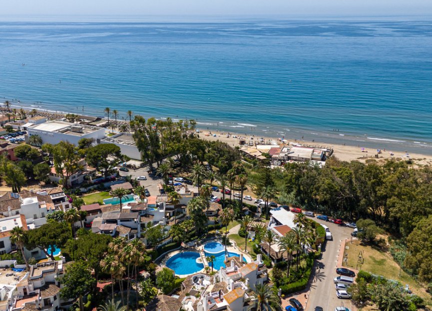 Resale - Apartment - Ground Floor Apartment - Marbella - Elviria