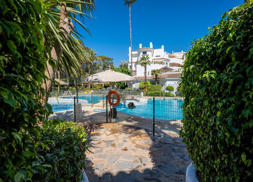 Resale - Apartment - Ground Floor Apartment - Marbella - Elviria