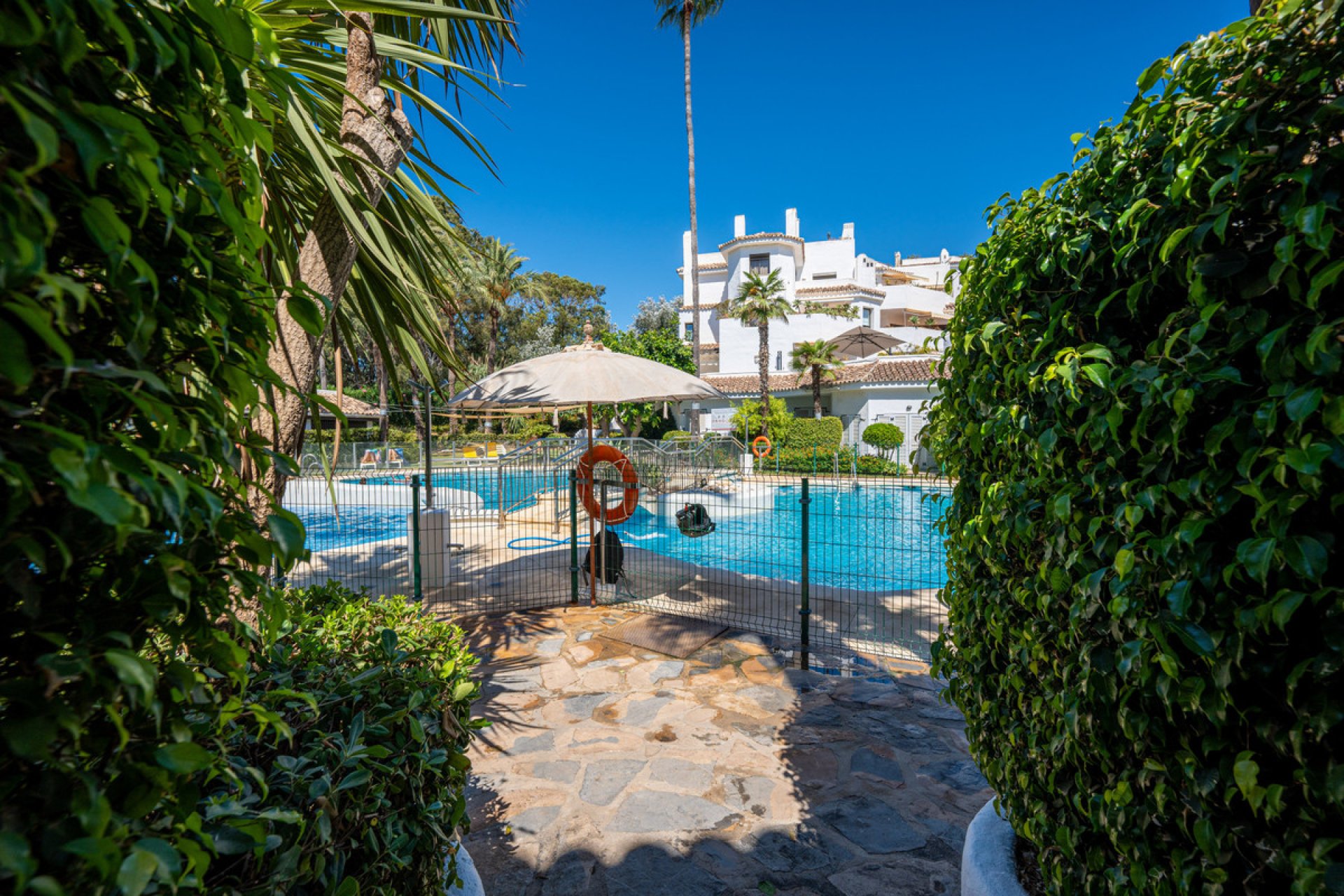 Resale - Apartment - Ground Floor Apartment - Marbella - Elviria