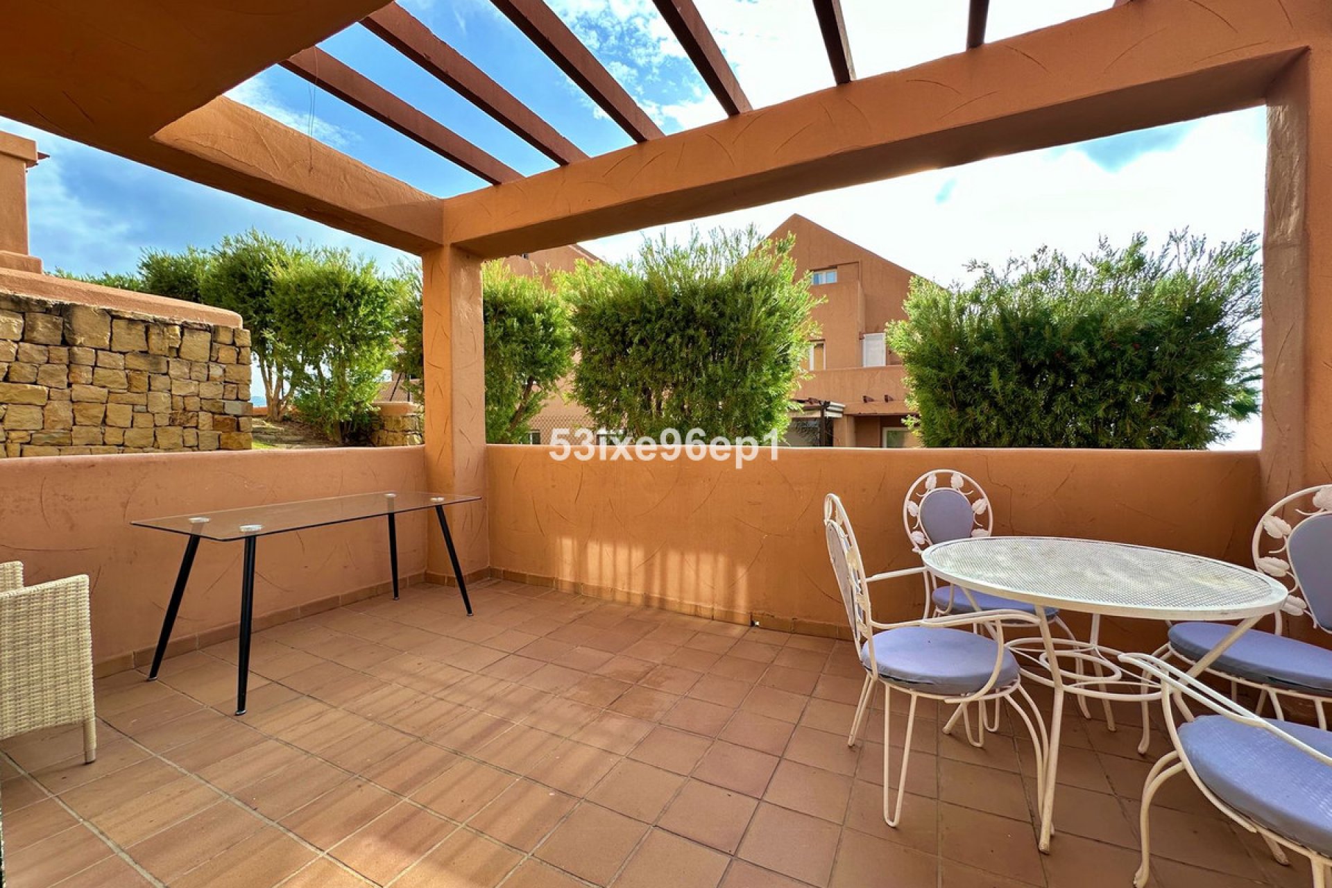 Resale - Apartment - Ground Floor Apartment - Marbella - Elviria