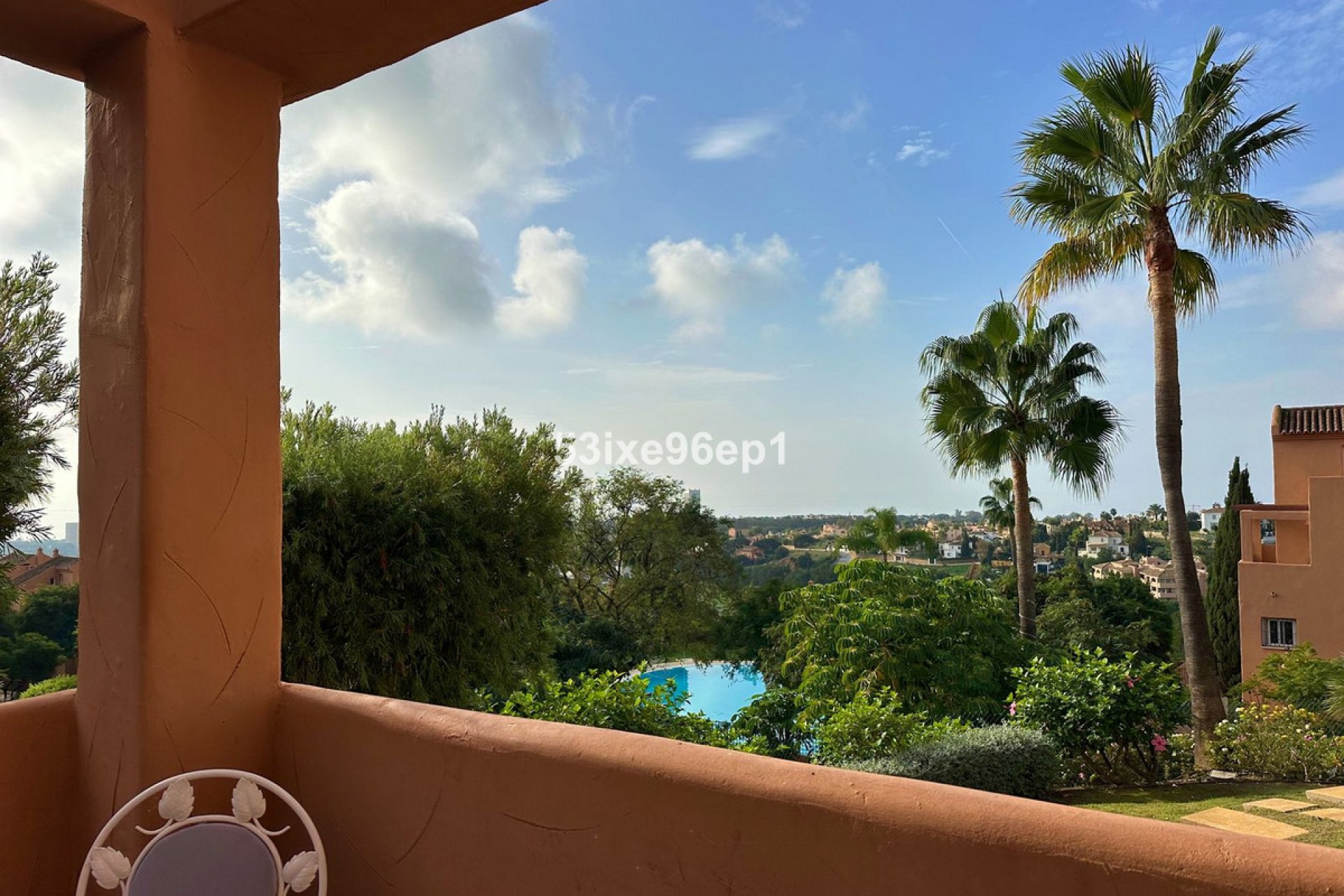 Resale - Apartment - Ground Floor Apartment - Marbella - Elviria