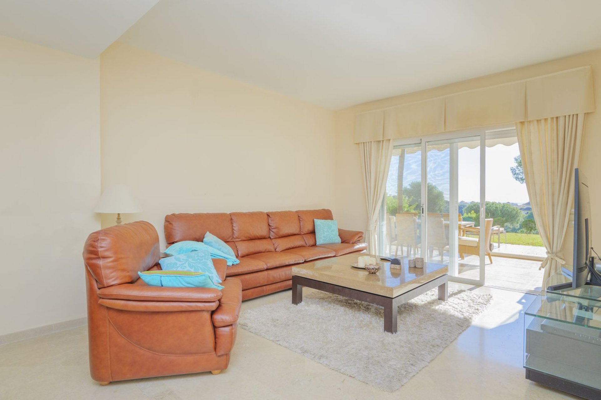 Resale - Apartment - Ground Floor Apartment - Marbella - Elviria