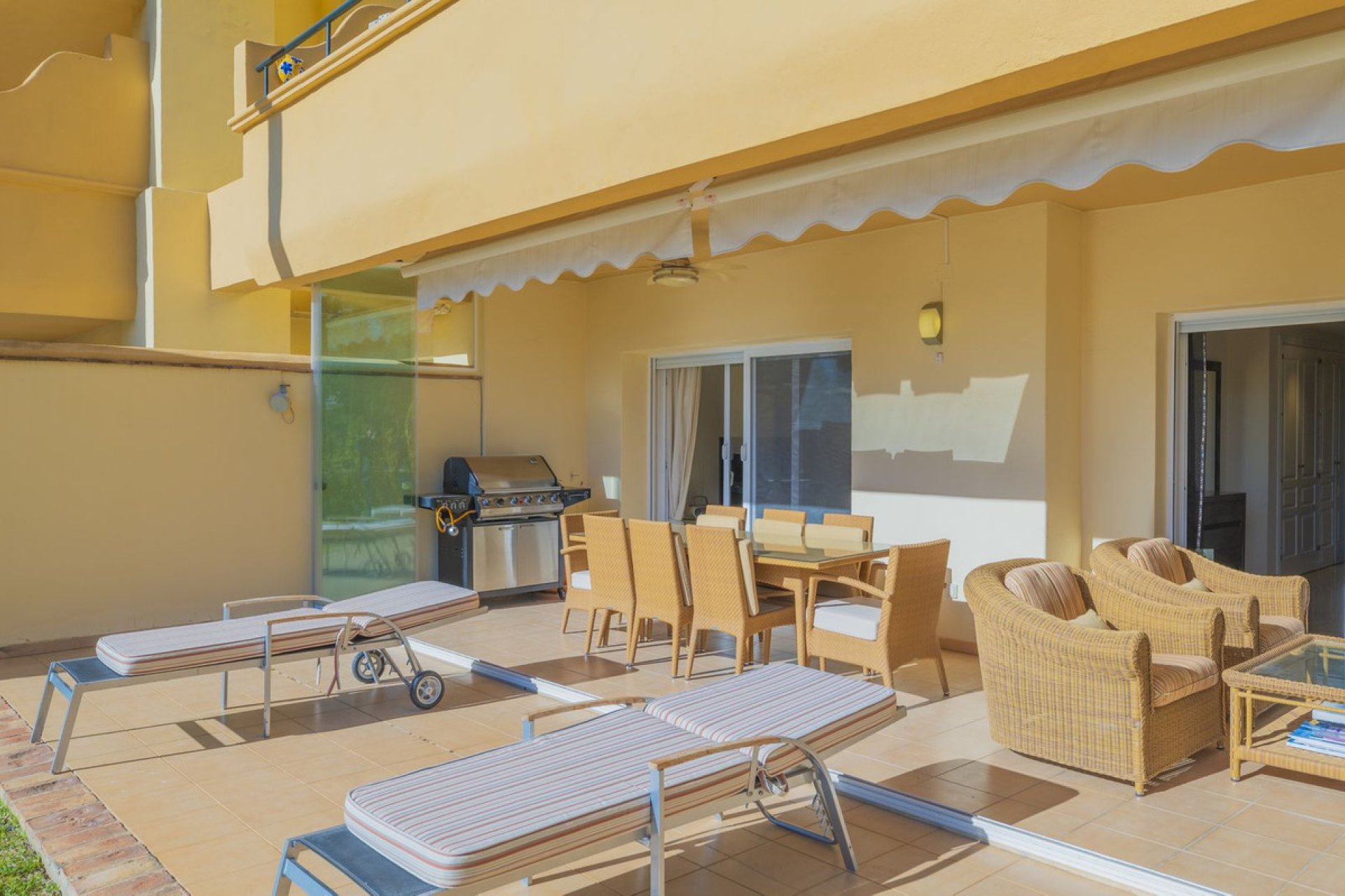 Resale - Apartment - Ground Floor Apartment - Marbella - Elviria