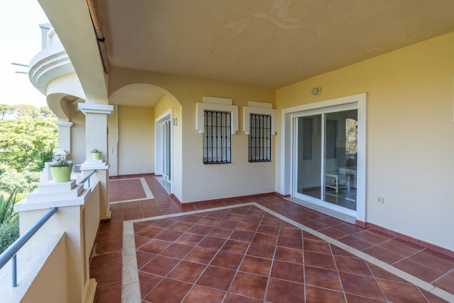 Resale - Apartment - Ground Floor Apartment - Marbella - Elviria