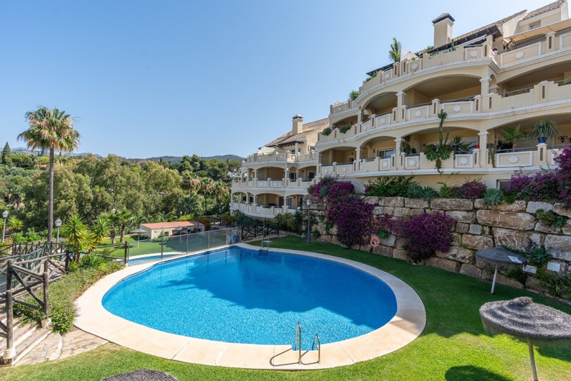 Resale - Apartment - Ground Floor Apartment - Marbella - Elviria