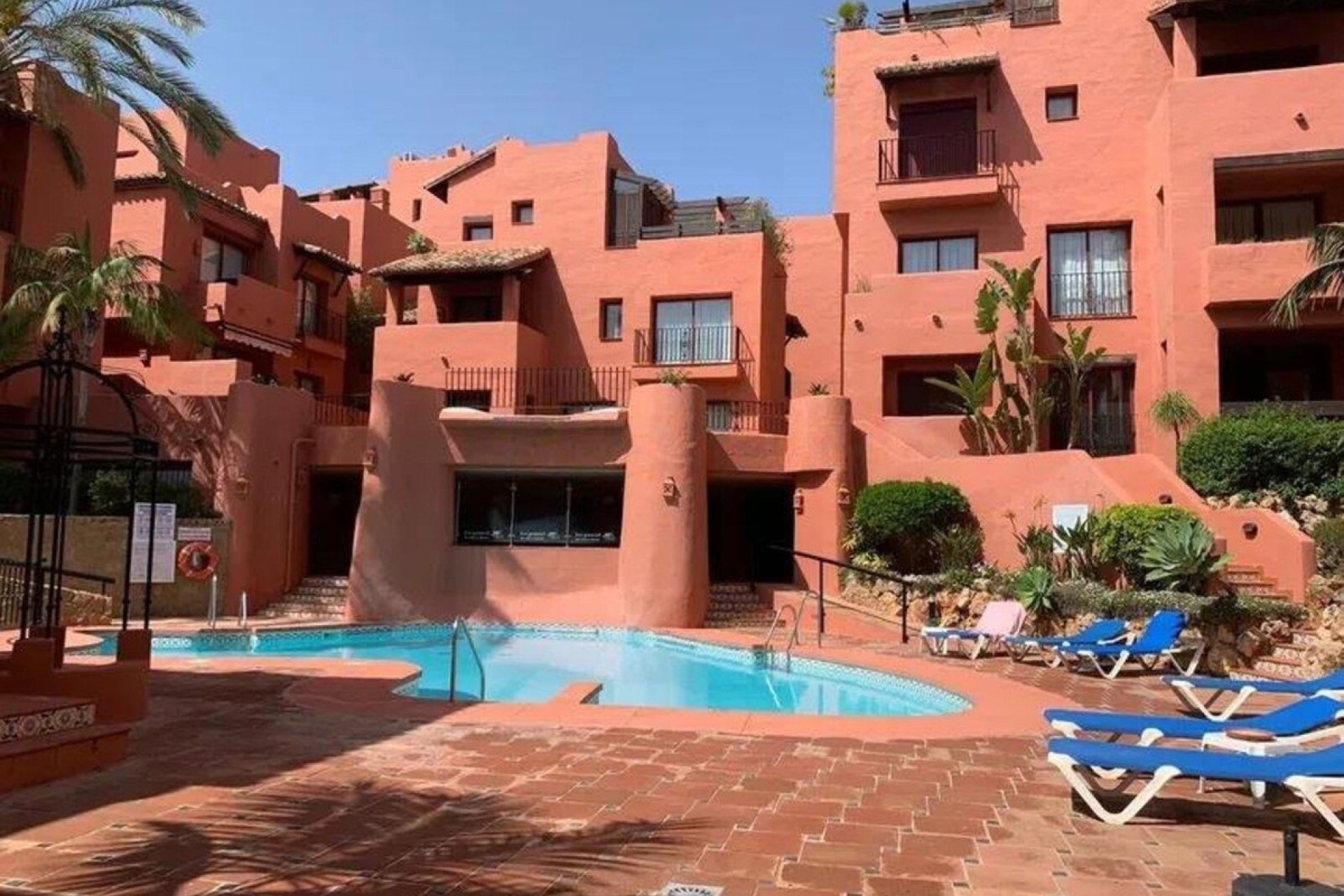 Resale - Apartment - Ground Floor Apartment - Marbella - Elviria