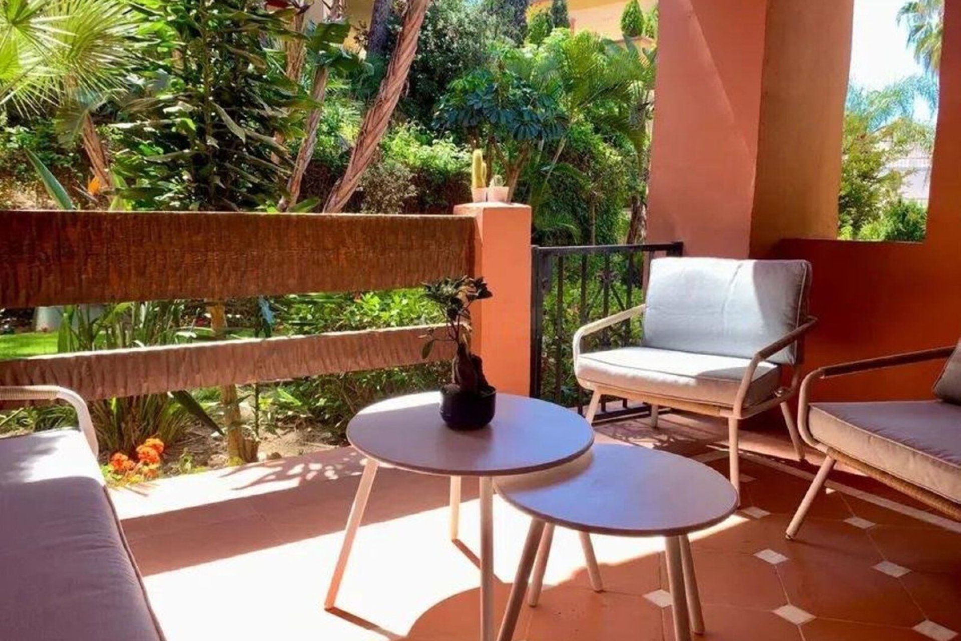 Resale - Apartment - Ground Floor Apartment - Marbella - Elviria