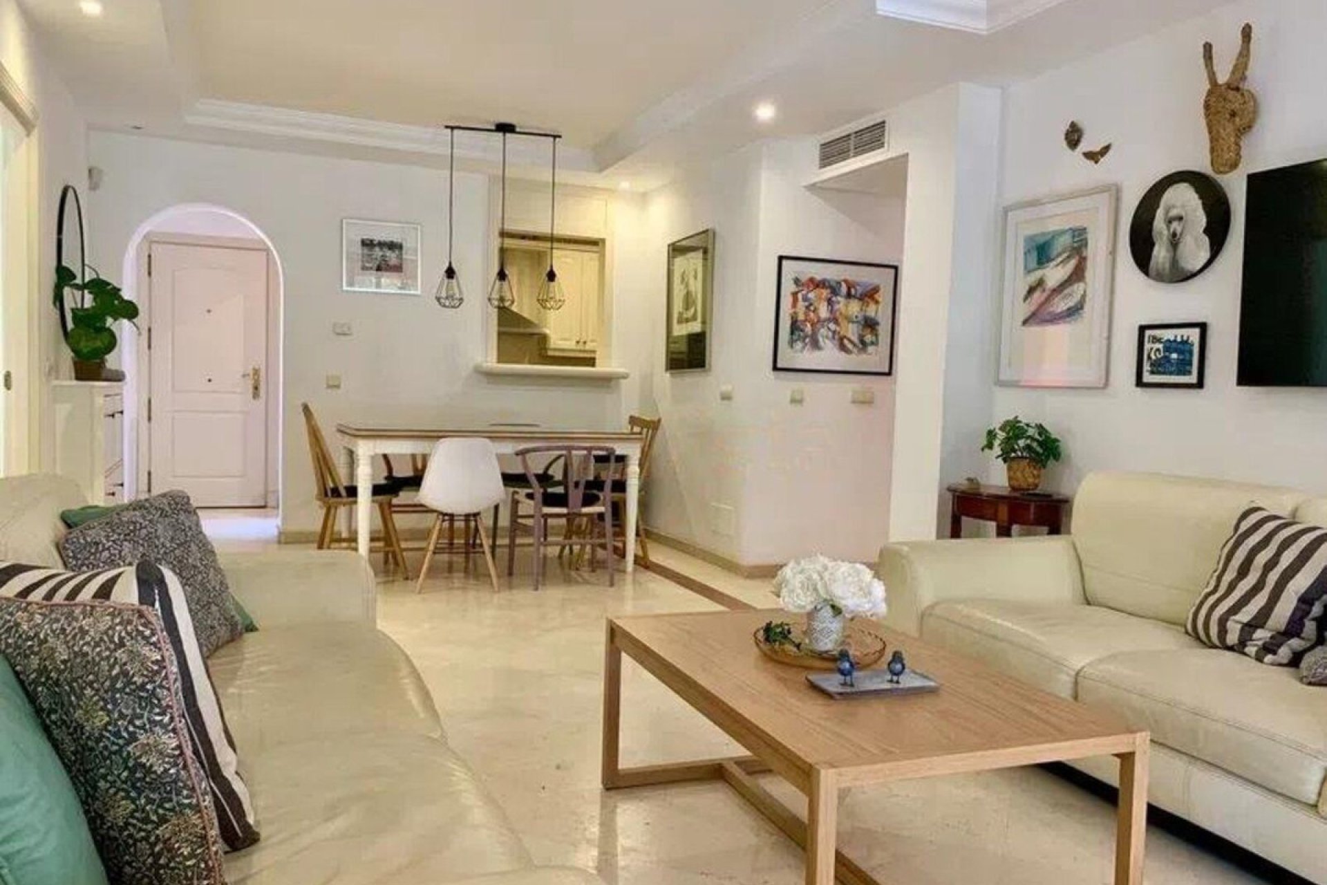 Resale - Apartment - Ground Floor Apartment - Marbella - Elviria