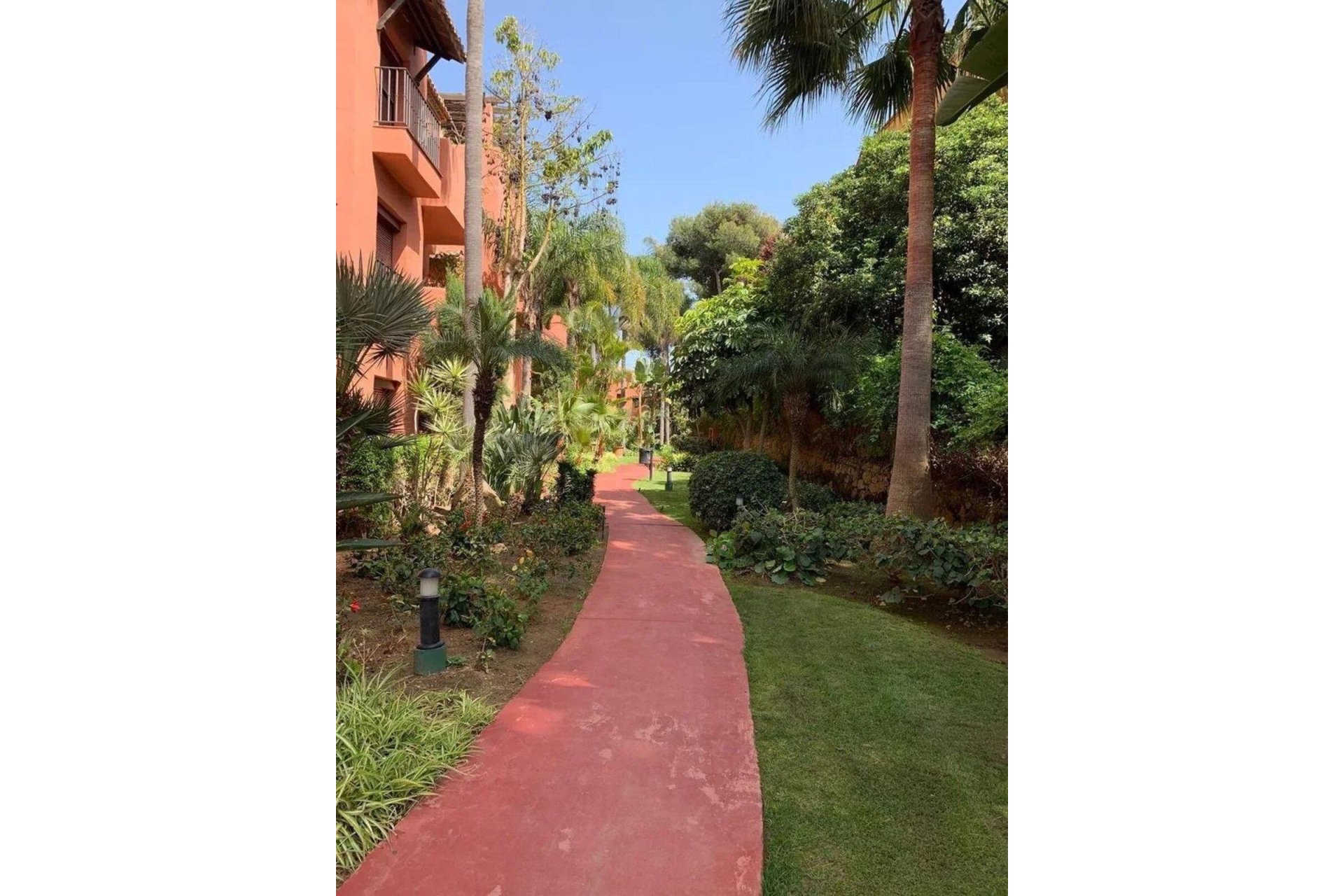 Resale - Apartment - Ground Floor Apartment - Marbella - Elviria