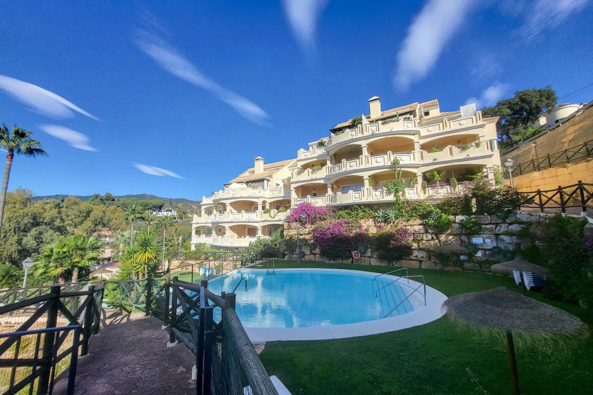 Resale - Apartment - Ground Floor Apartment - Marbella - Elviria