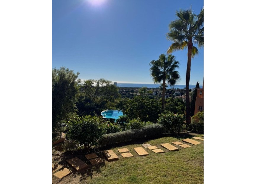 Resale - Apartment - Ground Floor Apartment - Marbella - Elviria