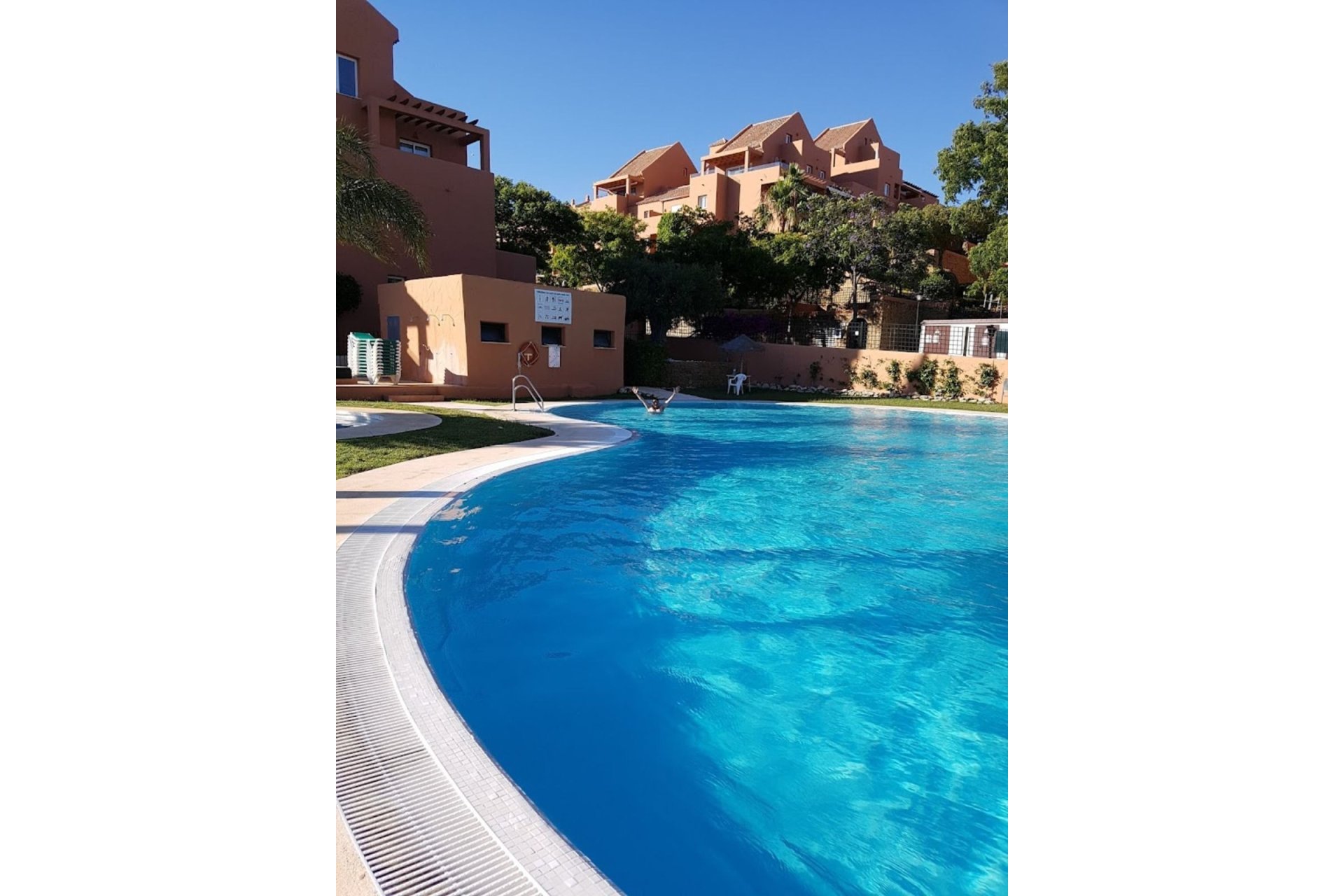 Resale - Apartment - Ground Floor Apartment - Marbella - Elviria