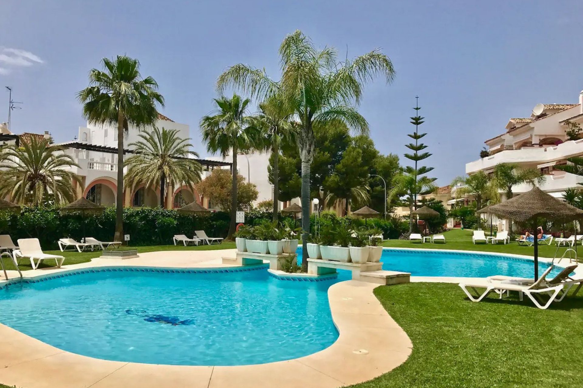 Resale - Apartment - Ground Floor Apartment - Marbella - Elviria