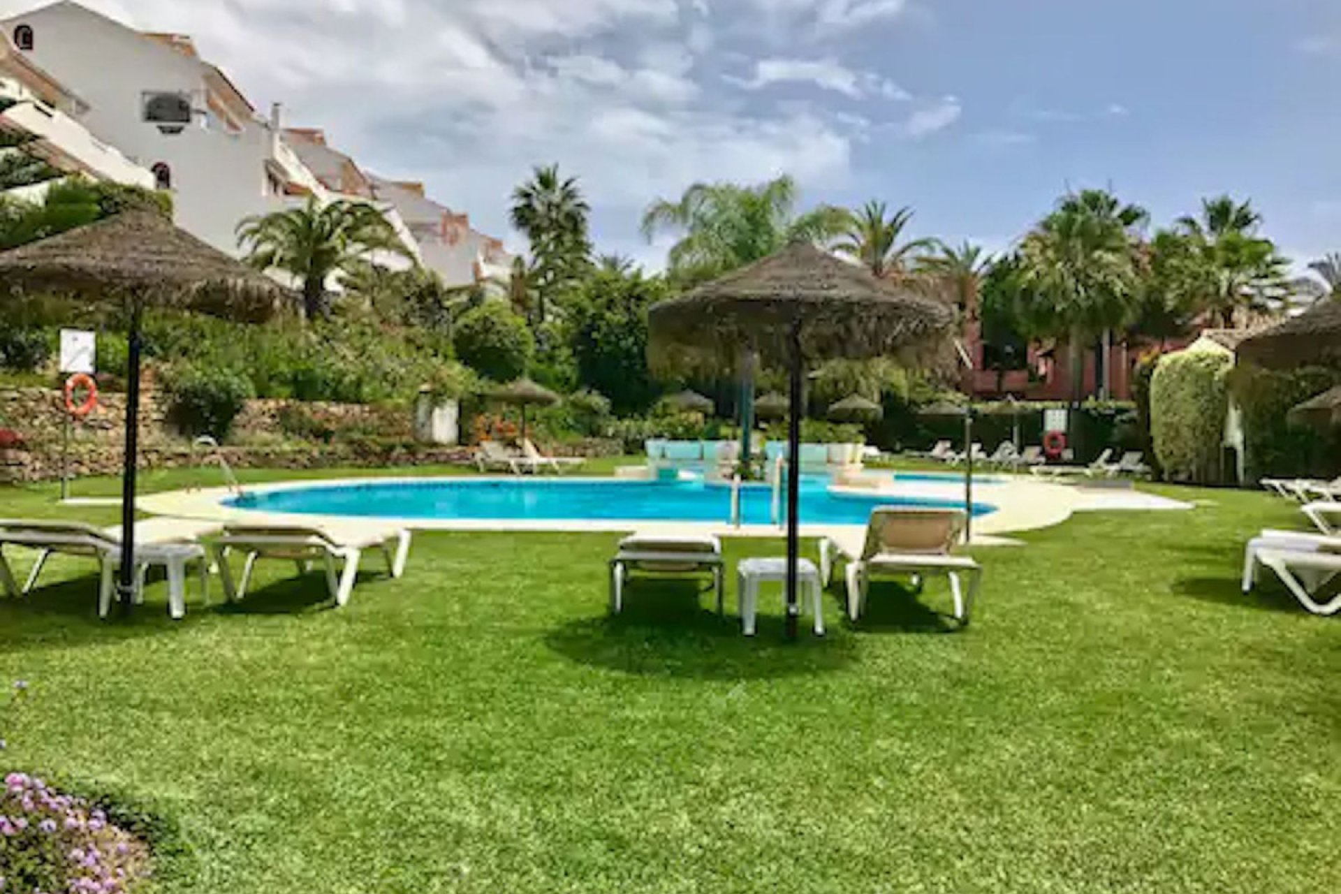 Resale - Apartment - Ground Floor Apartment - Marbella - Elviria