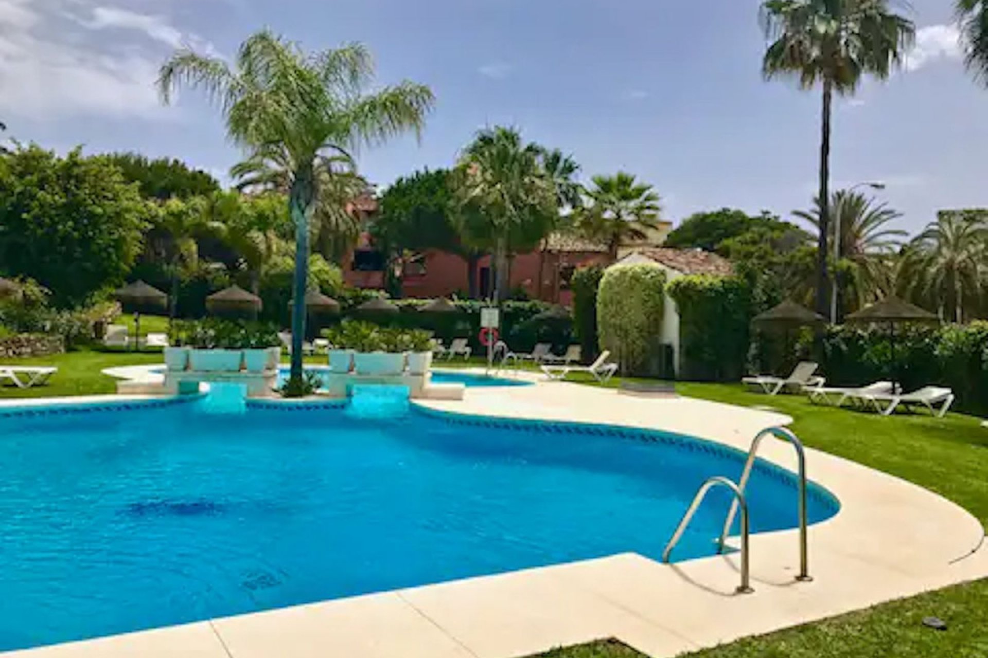 Resale - Apartment - Ground Floor Apartment - Marbella - Elviria