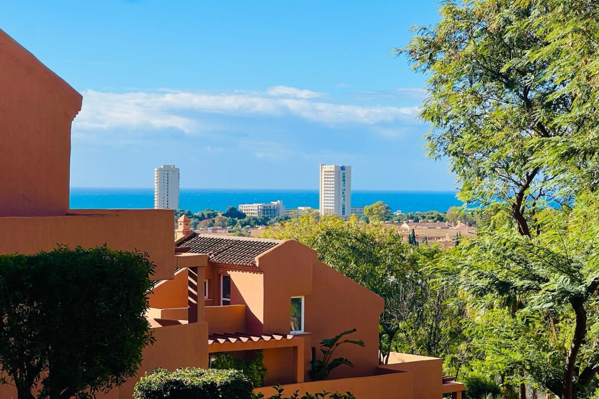 Resale - Apartment - Ground Floor Apartment - Marbella - Elviria