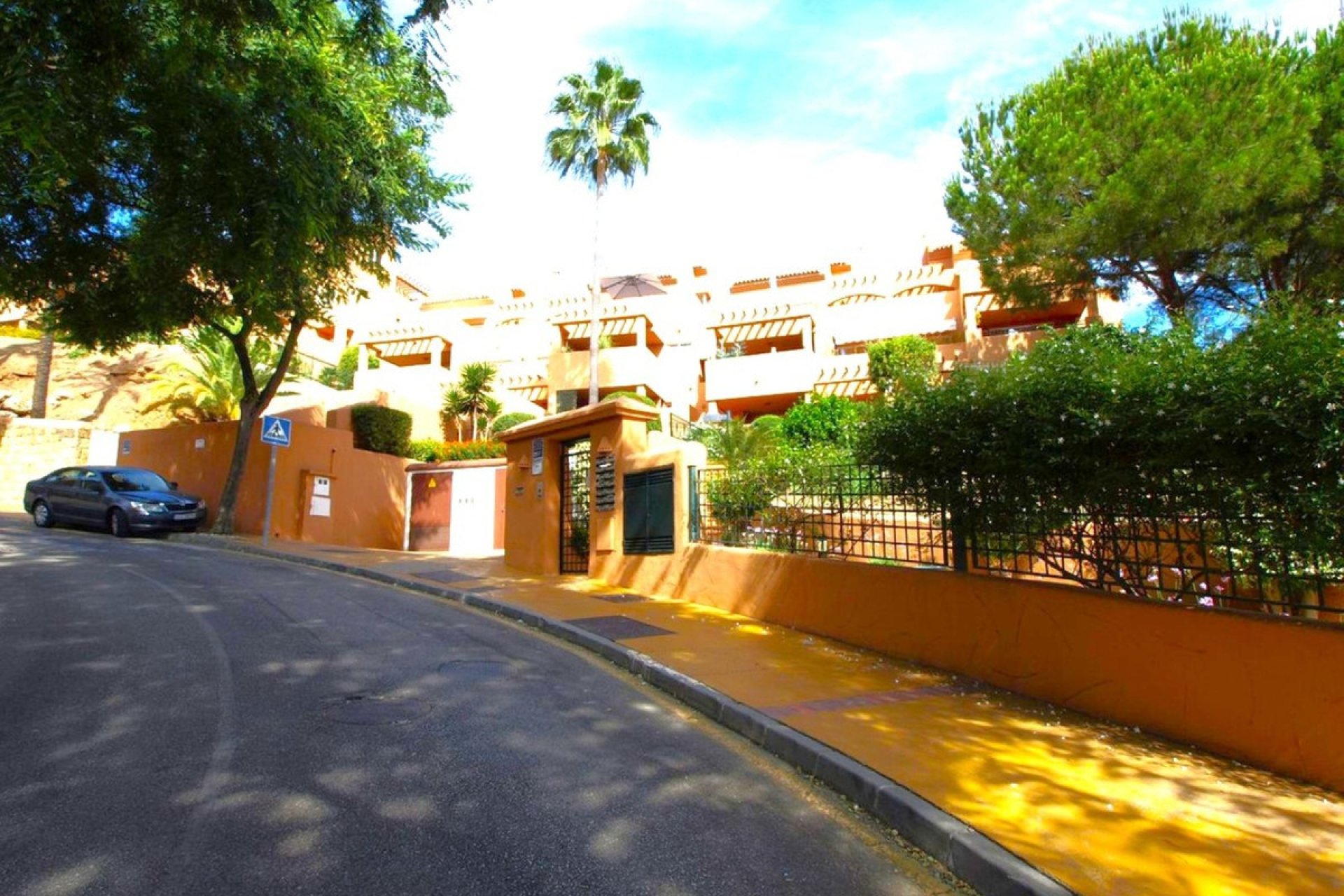 Resale - Apartment - Ground Floor Apartment - Marbella - Elviria