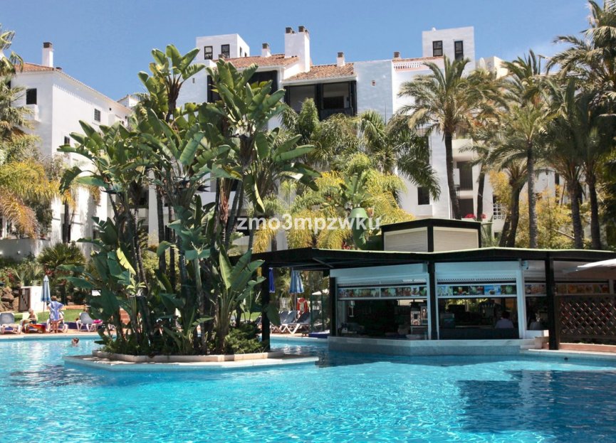 Resale - Apartment - Ground Floor Apartment - Marbella - Elviria