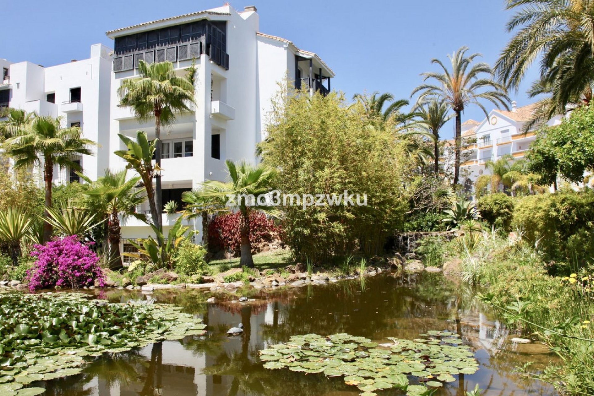 Resale - Apartment - Ground Floor Apartment - Marbella - Elviria