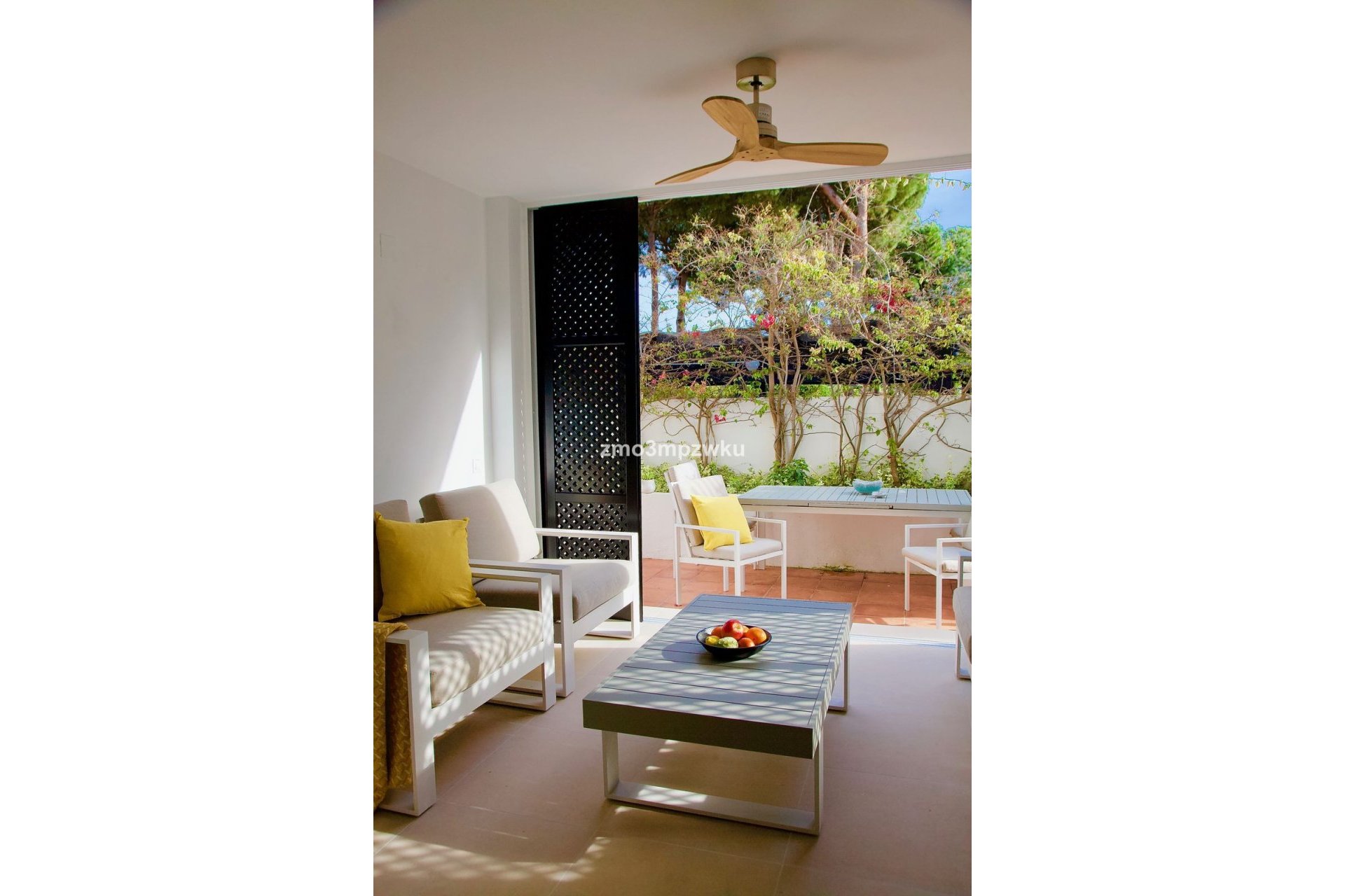 Resale - Apartment - Ground Floor Apartment - Marbella - Elviria