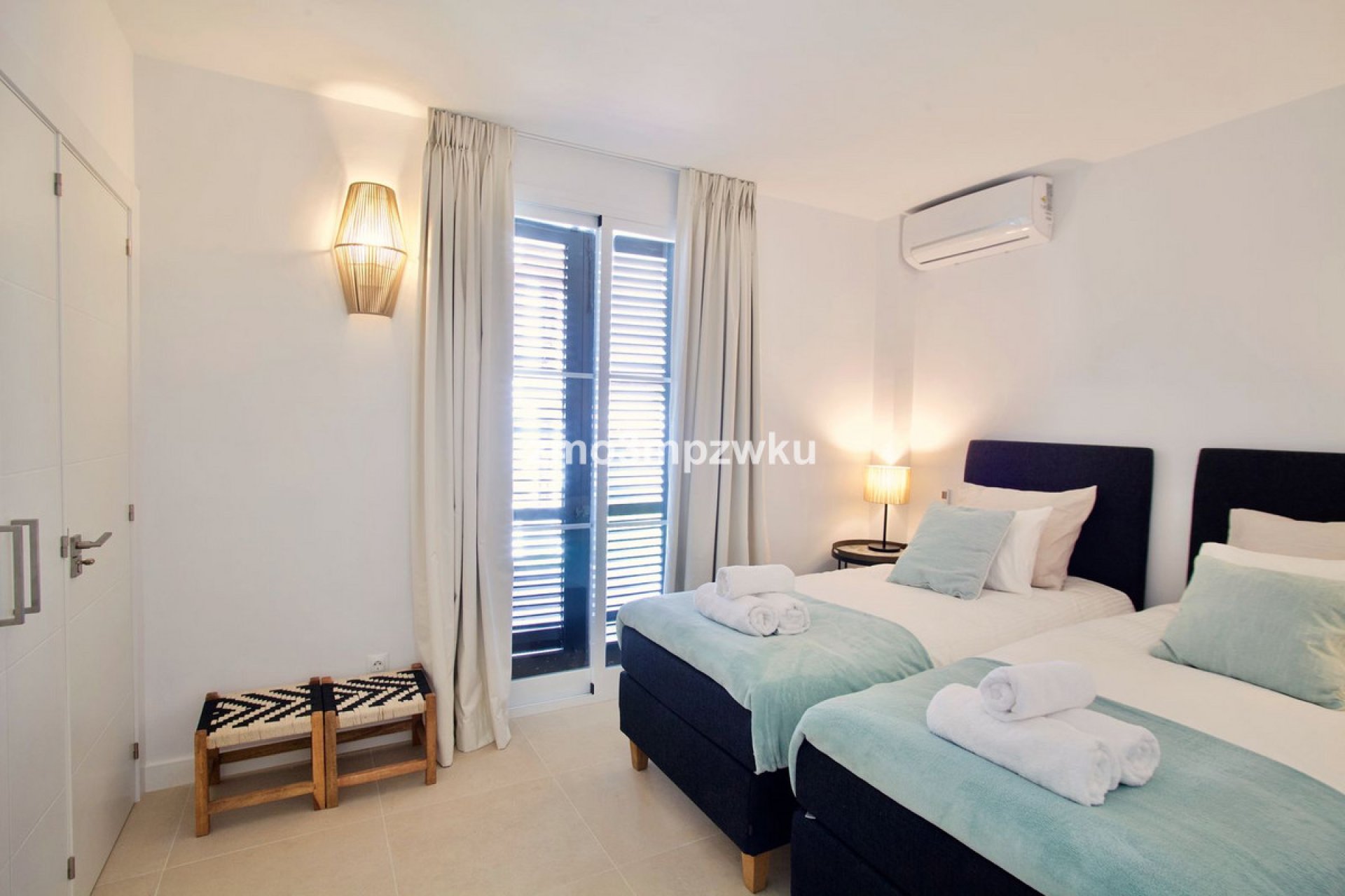 Resale - Apartment - Ground Floor Apartment - Marbella - Elviria