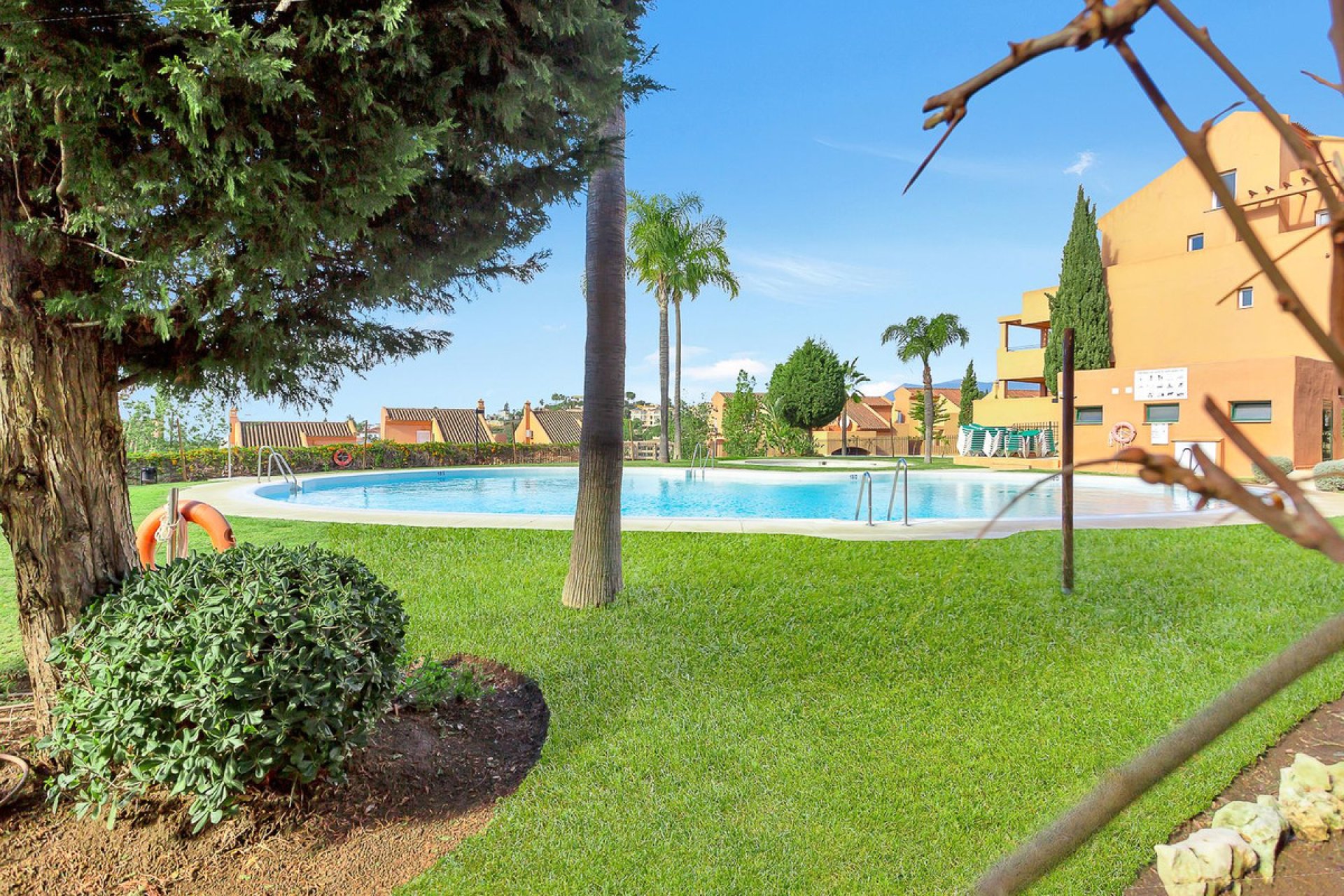 Resale - Apartment - Ground Floor Apartment - Marbella - Elviria