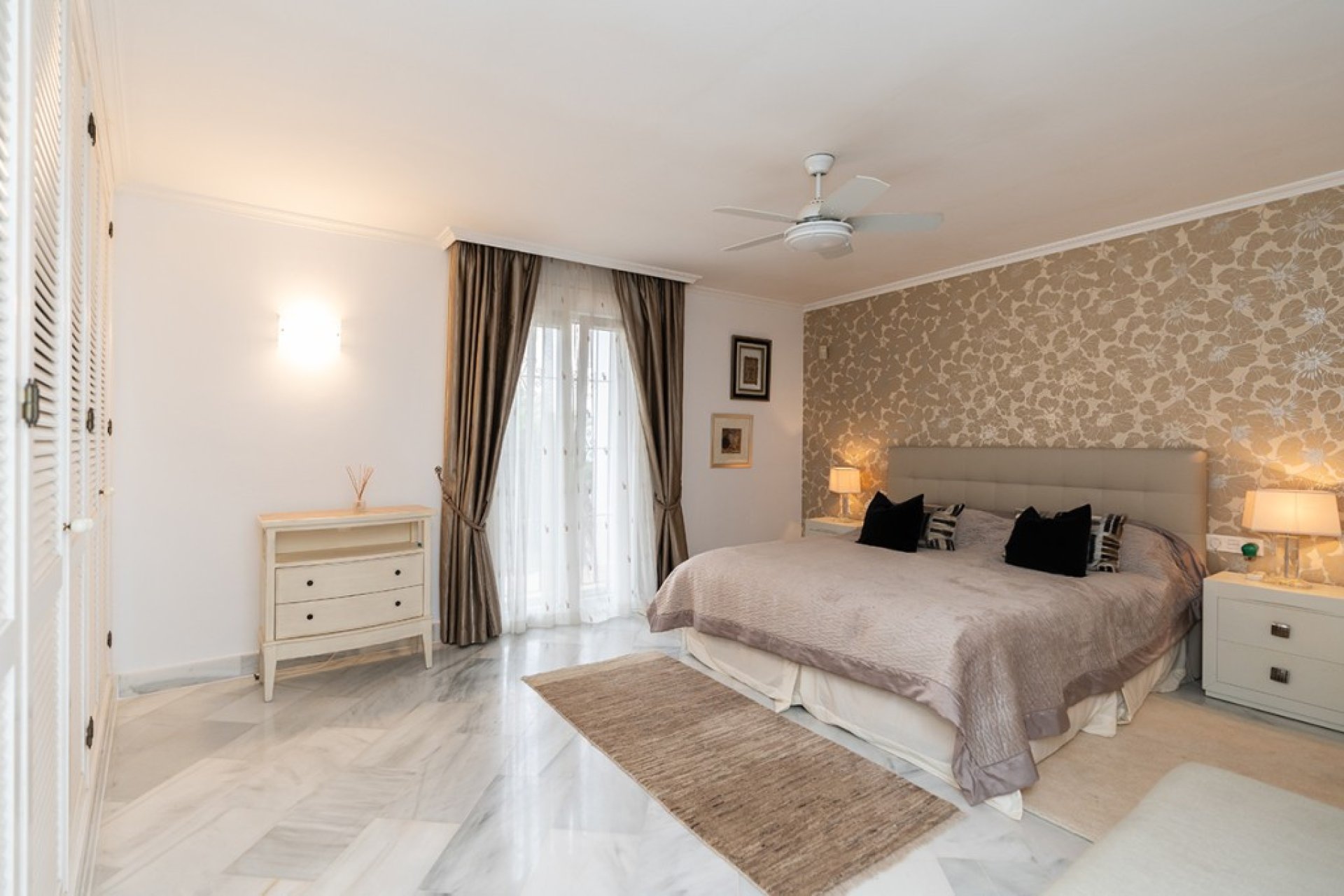 Resale - Apartment - Ground Floor Apartment - Marbella - Elviria